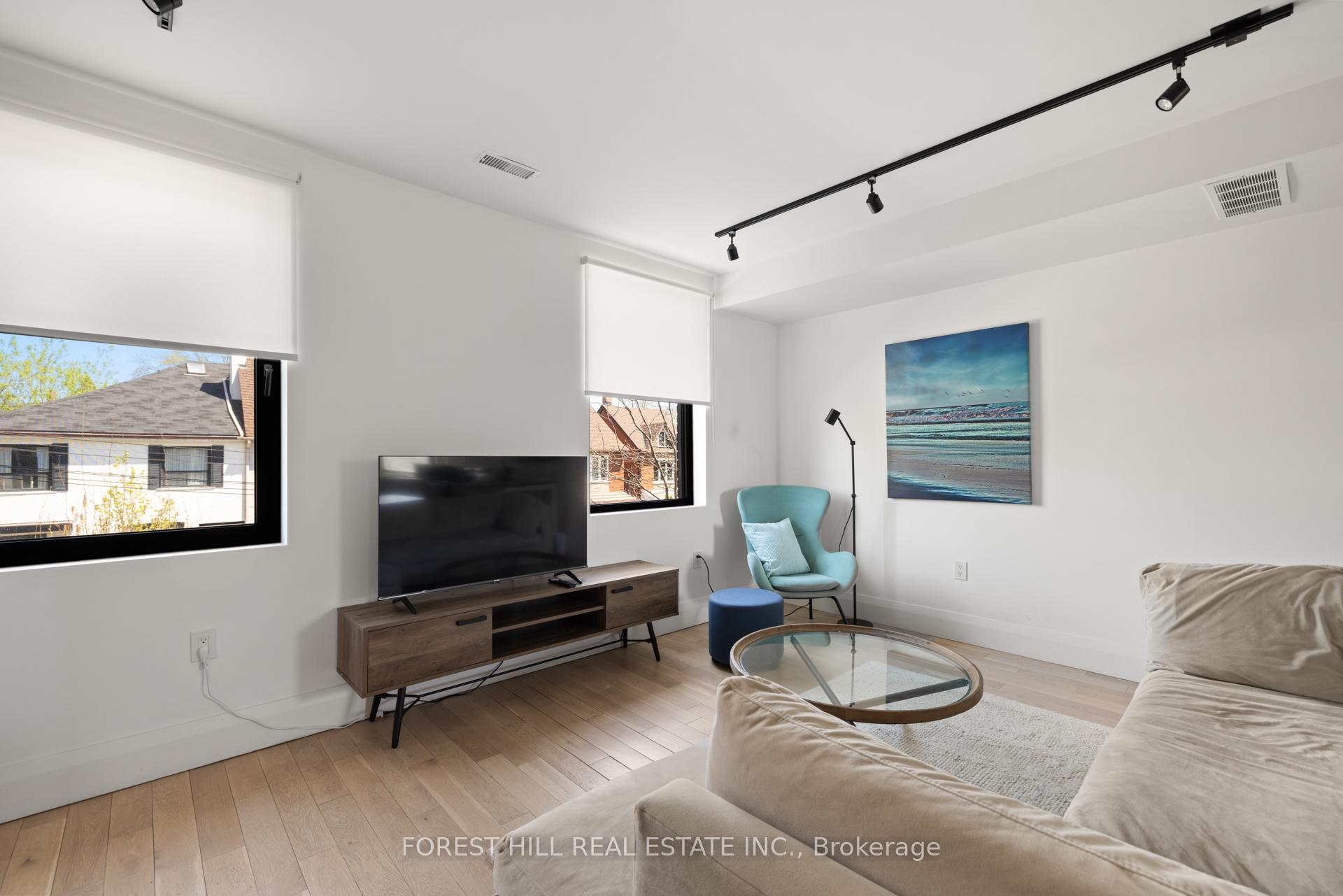 Photo 9 of Unit Upper, 148 Gore Vale Avenue, Toronto, Trinity-Bellwoods — HOMEH