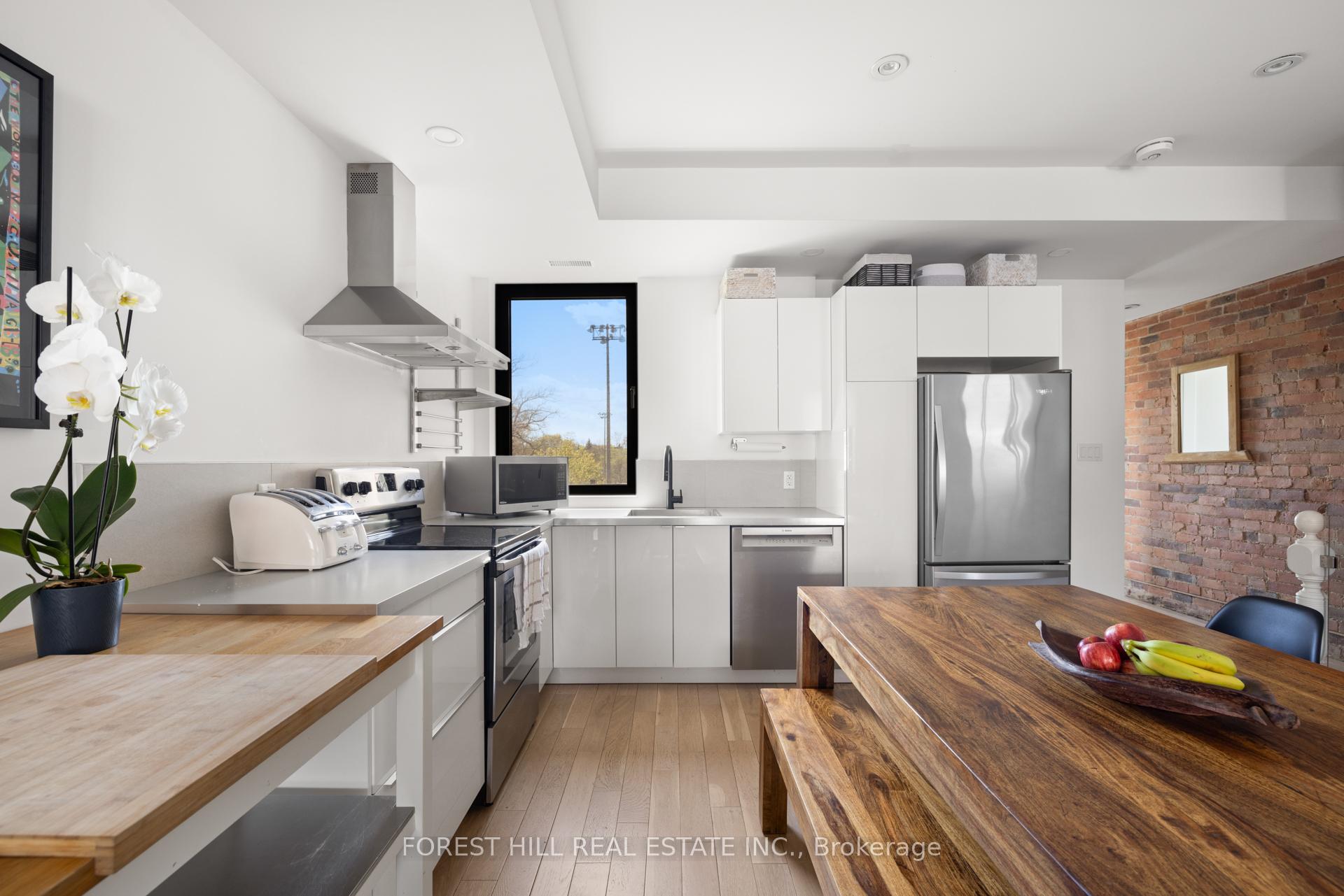 Photo 11 of Unit Upper, 148 Gore Vale Avenue, Toronto, Trinity-Bellwoods — HOMEH