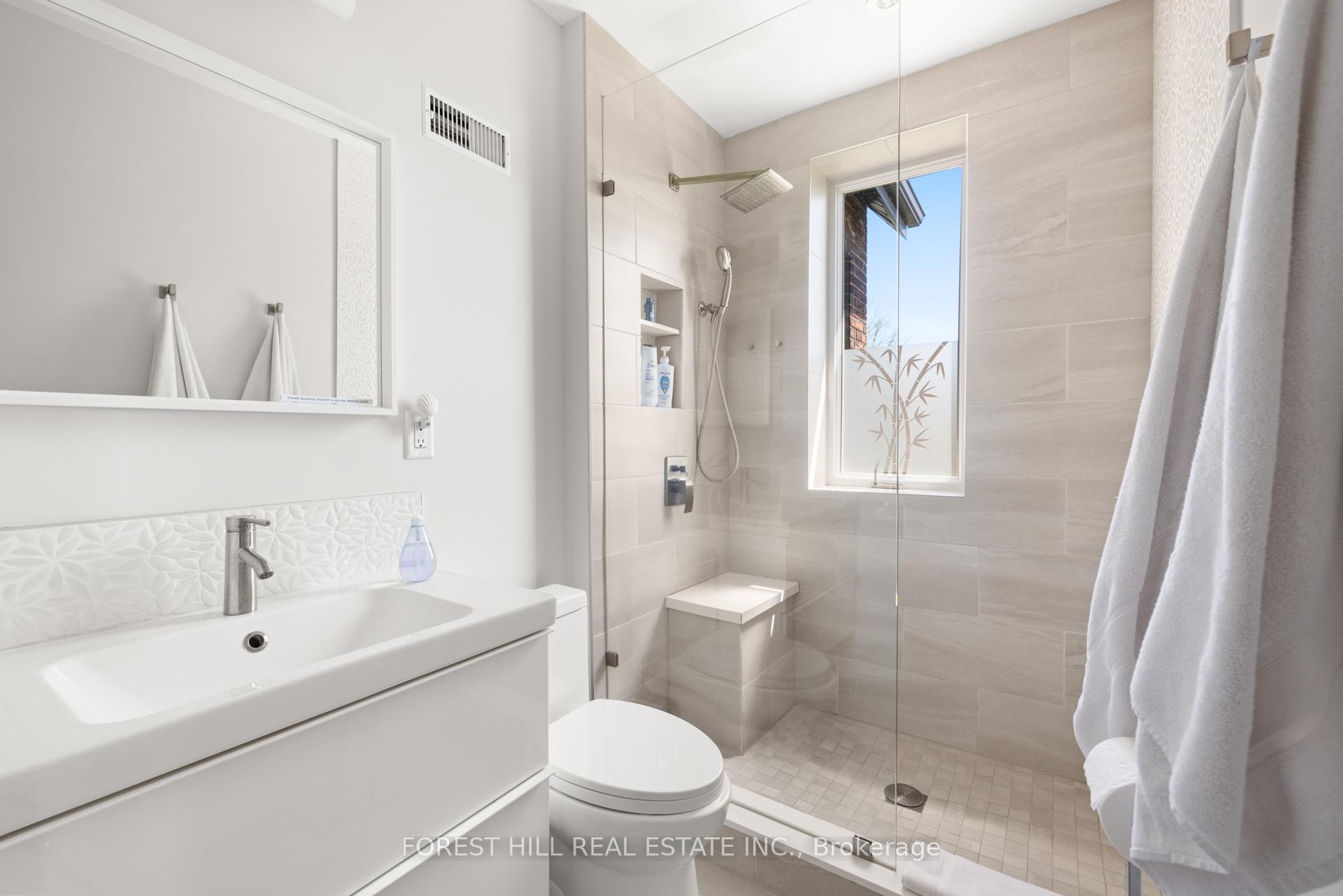 Photo 14 of Unit Upper, 148 Gore Vale Avenue, Toronto, Trinity-Bellwoods — HOMEH