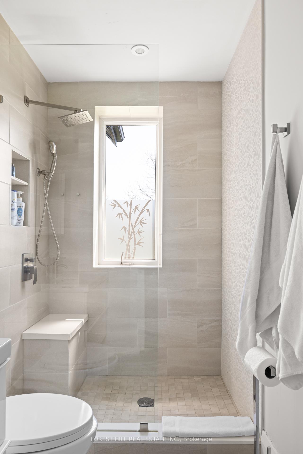Photo 16 of Unit Upper, 148 Gore Vale Avenue, Toronto, Trinity-Bellwoods — HOMEH