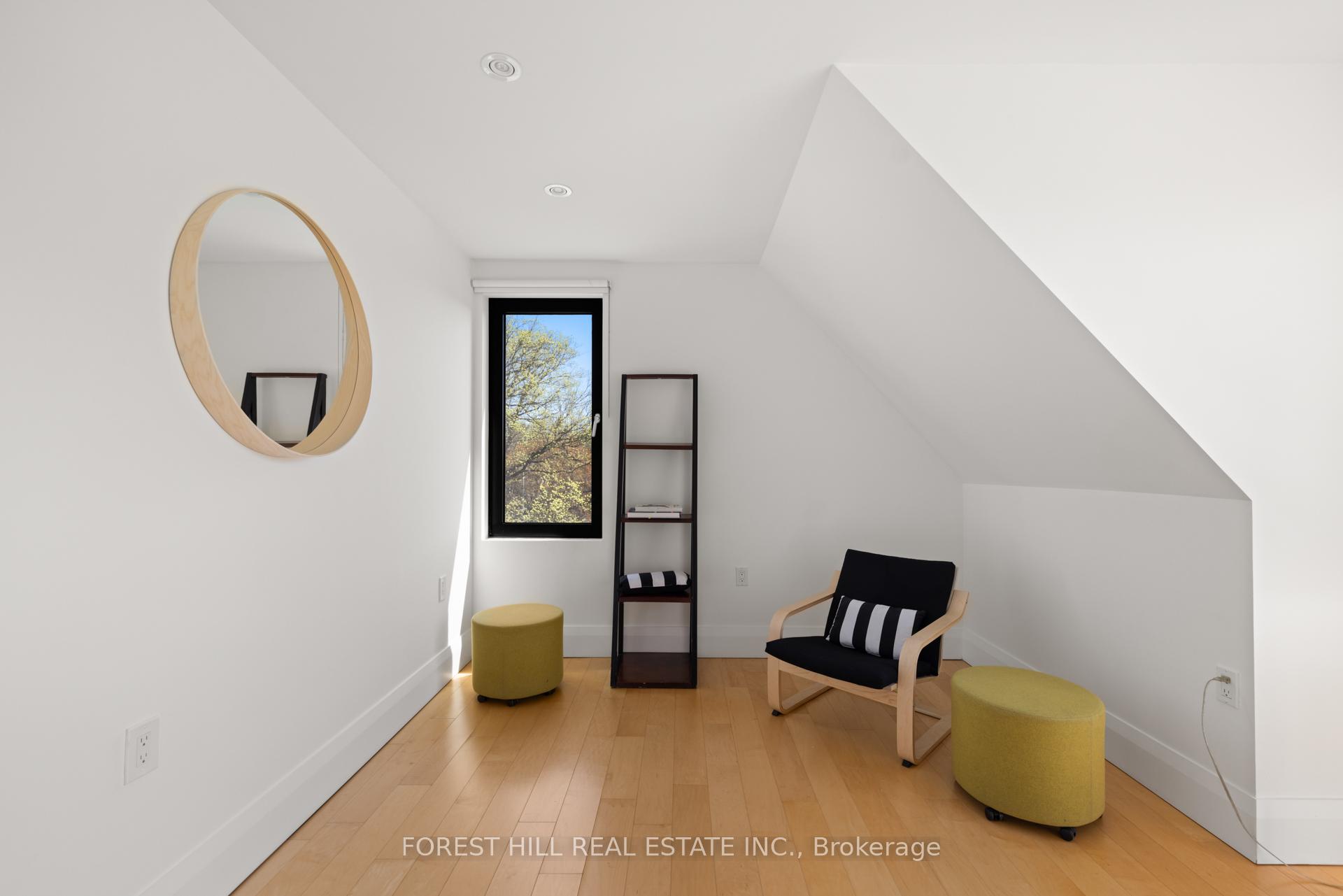 Photo 17 of Unit Upper, 148 Gore Vale Avenue, Toronto, Trinity-Bellwoods — HOMEH