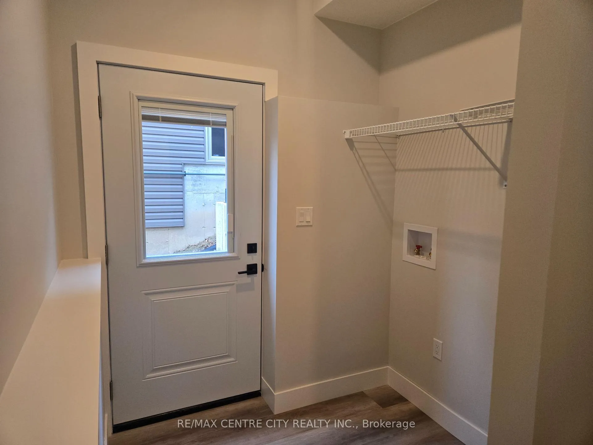 Photo 345 of Unit Lower, 13 Oak Street, Bayham, Vienna — HOMEH