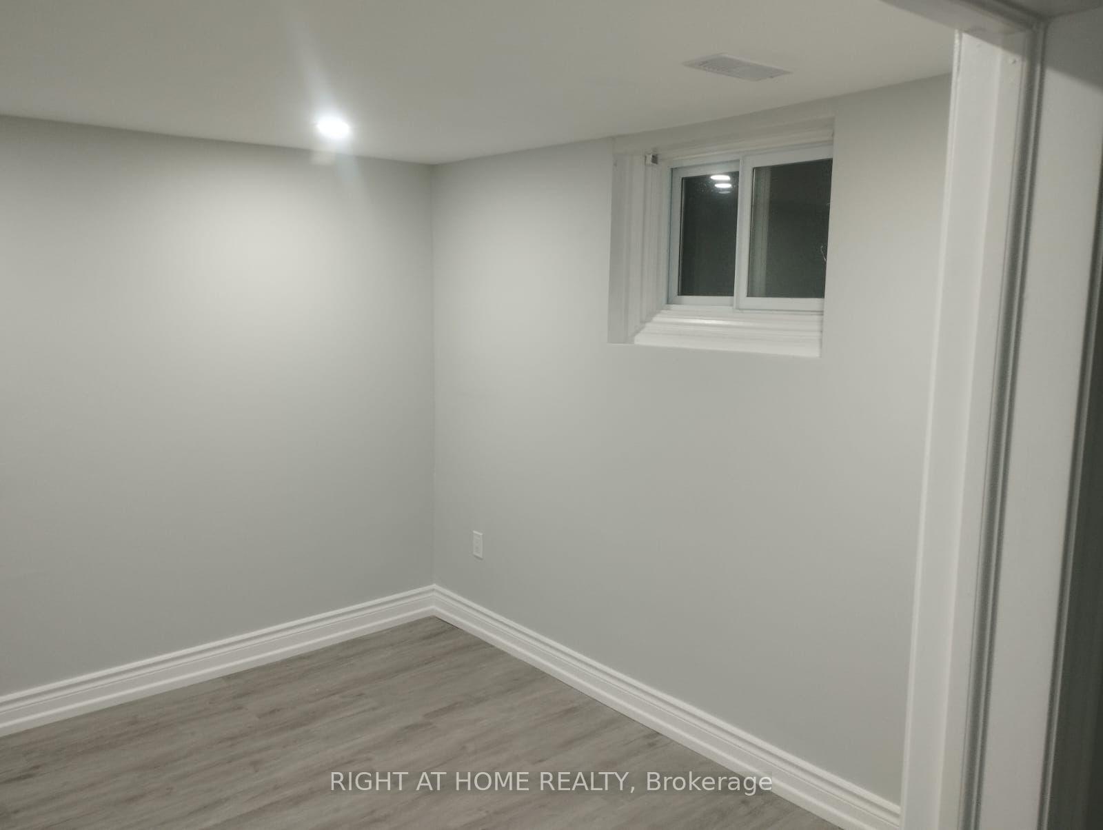 Photo 5 of Unit B, 32 Conlins Road, Scarborough, Highland Creek — HOMEH