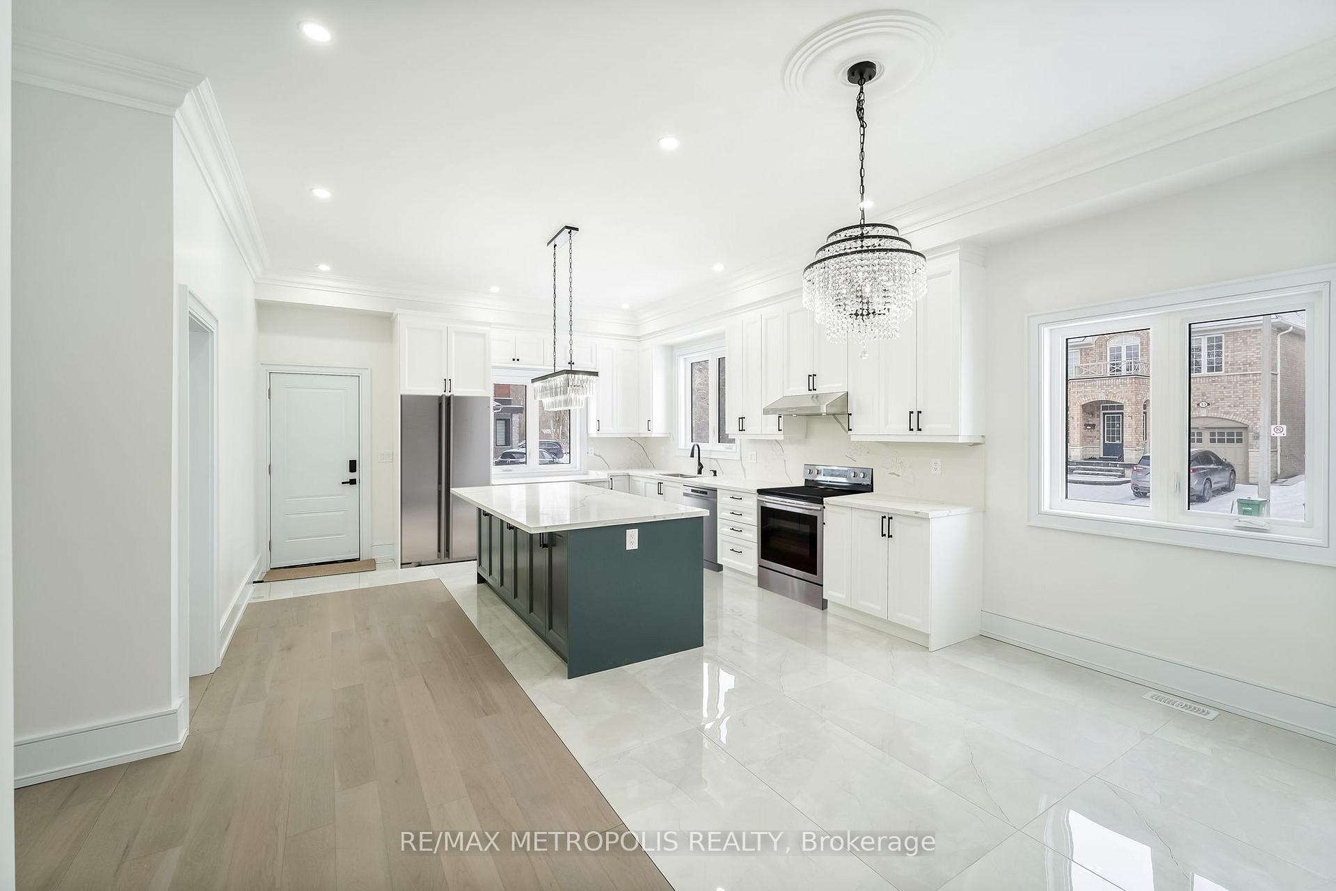 Photo 6 of 20 Hearth Place, Scarborough, Highland Creek — HOMEH