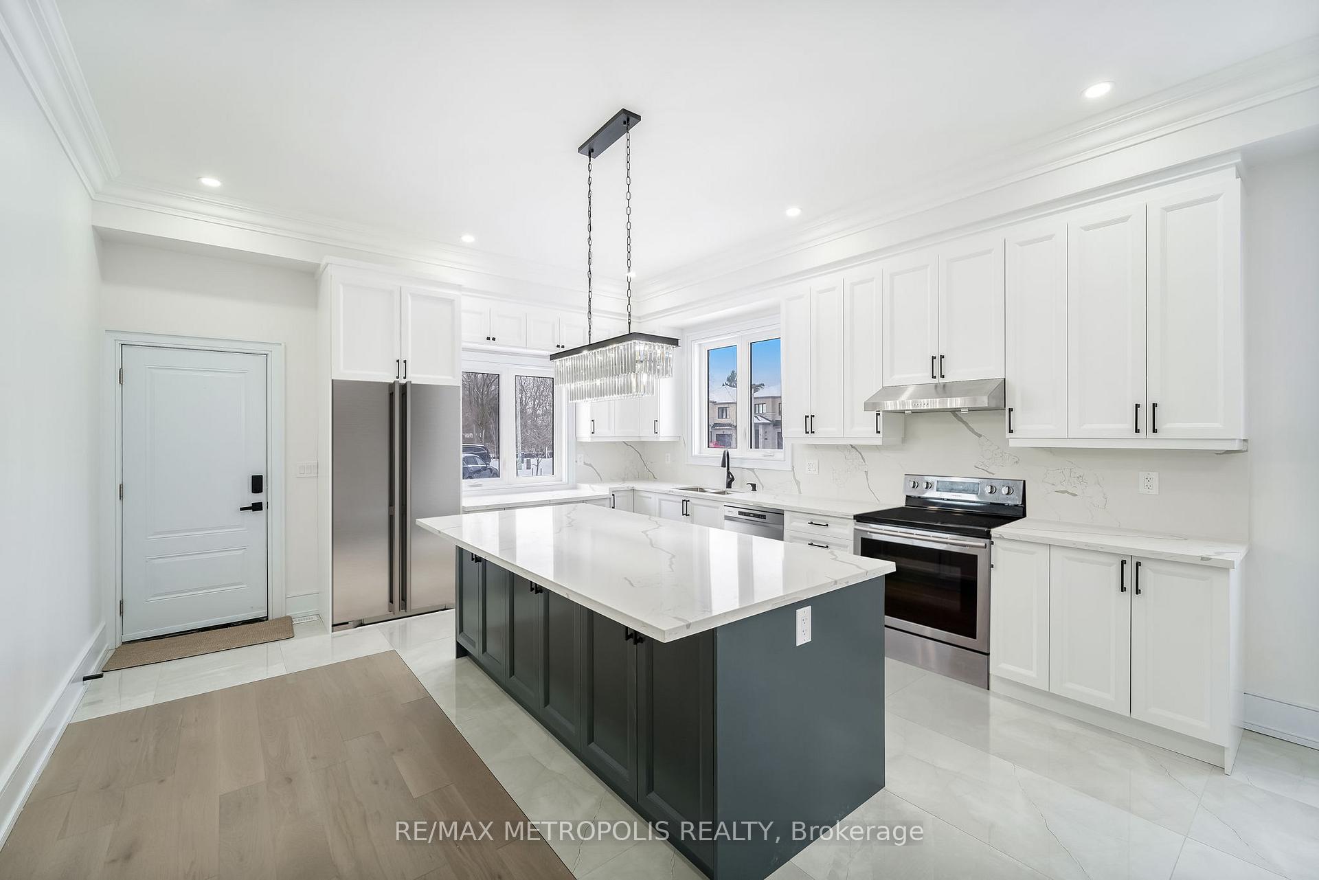 Photo 7 of 20 Hearth Place, Scarborough, Highland Creek — HOMEH