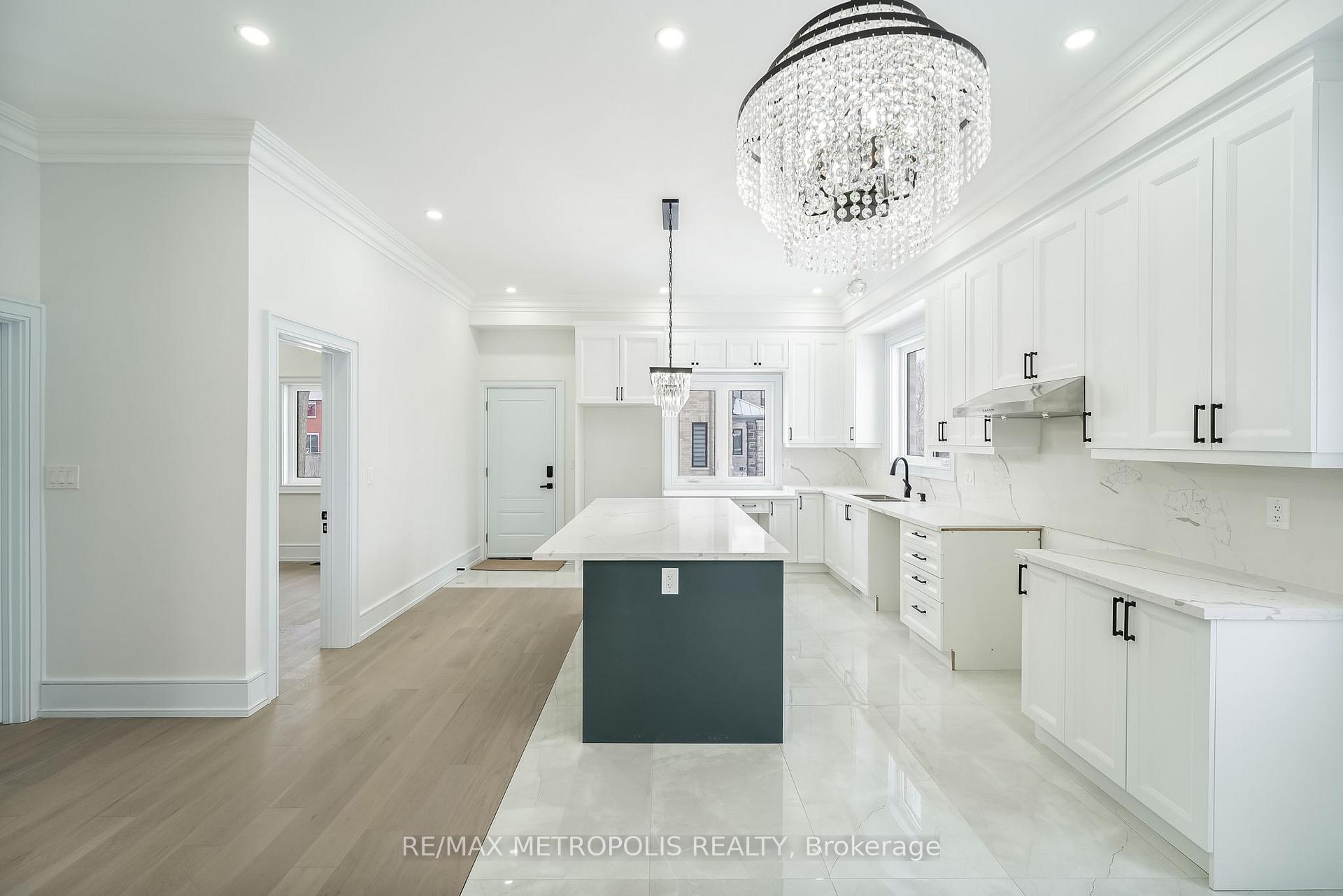 Photo 9 of 20 Hearth Place, Scarborough, Highland Creek — HOMEH
