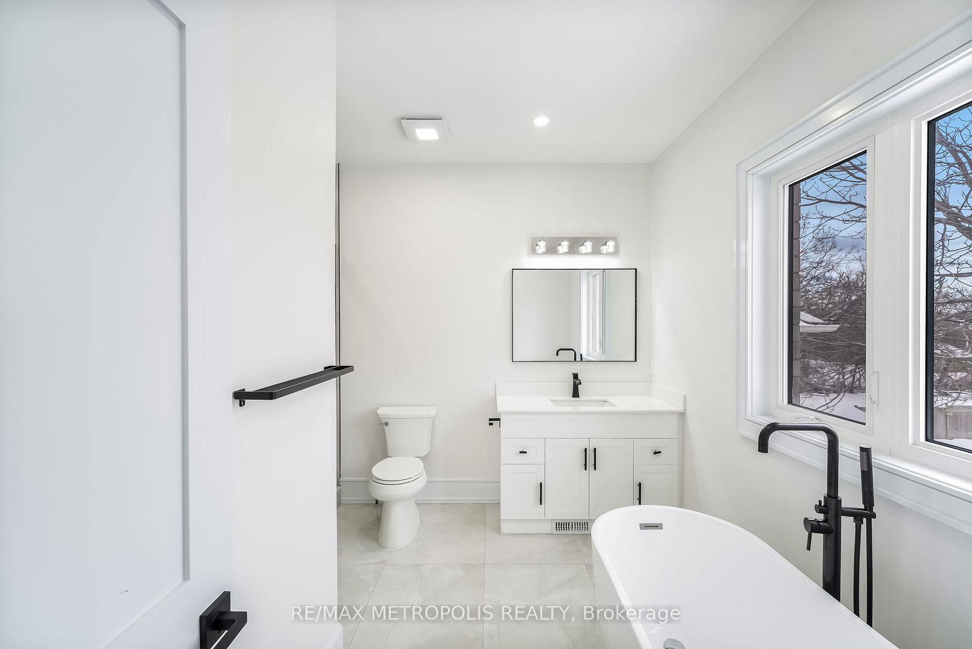 Photo 24 of 20 Hearth Place, Scarborough, Highland Creek — HOMEH