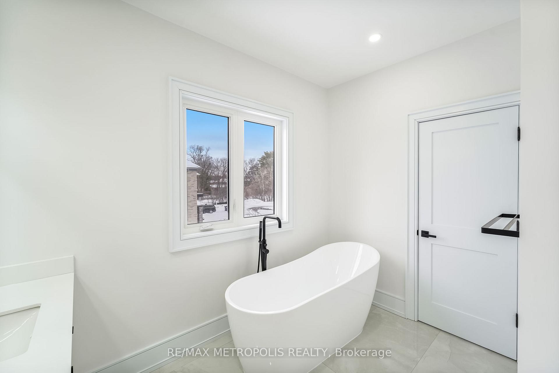 Photo 25 of 20 Hearth Place, Scarborough, Highland Creek — HOMEH