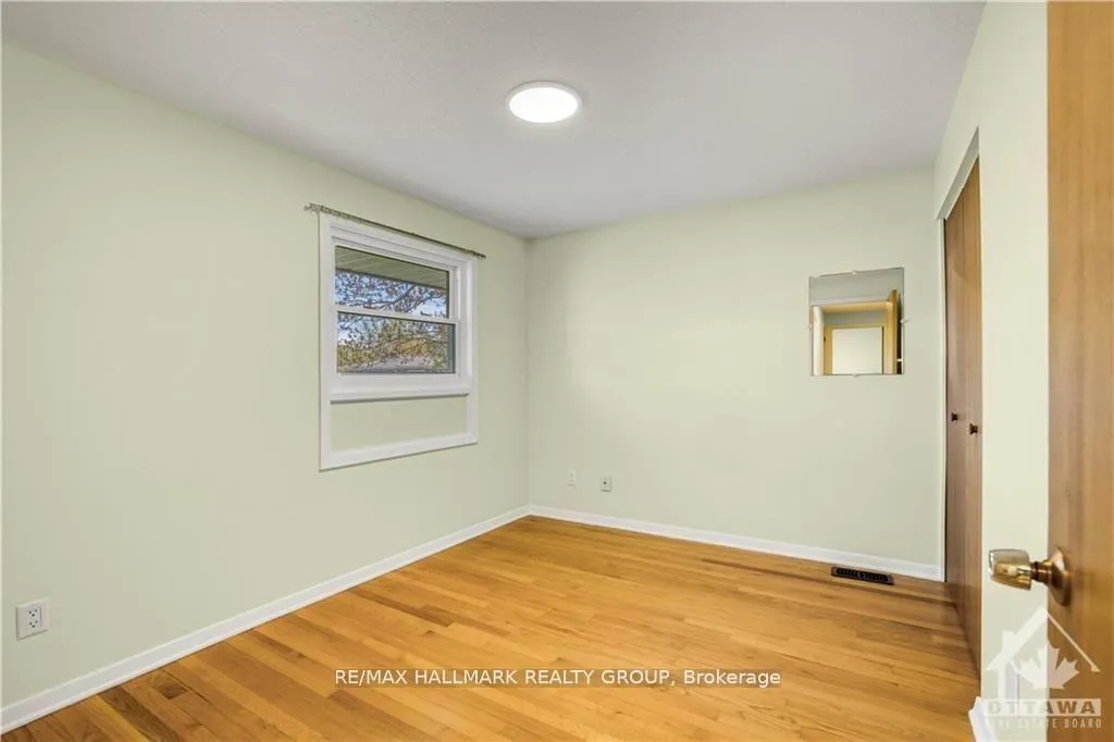 Photo 586 of 714 Buxton Crescent, Ottawa, Riverside Park South — HOMEH