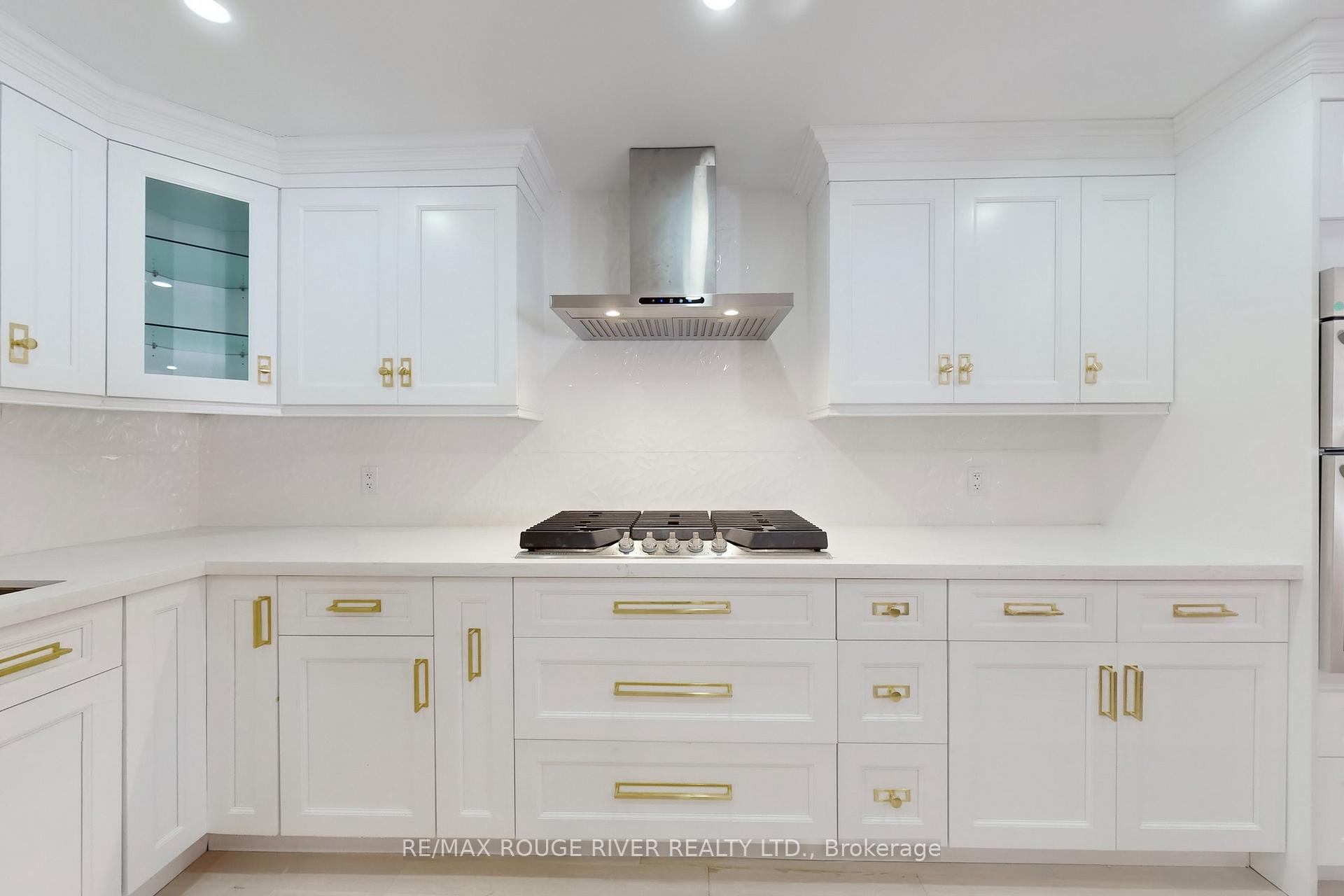 Photo 3 of 25 Linderwood Drive, Scarborough, Centennial Scarborough — HOMEH