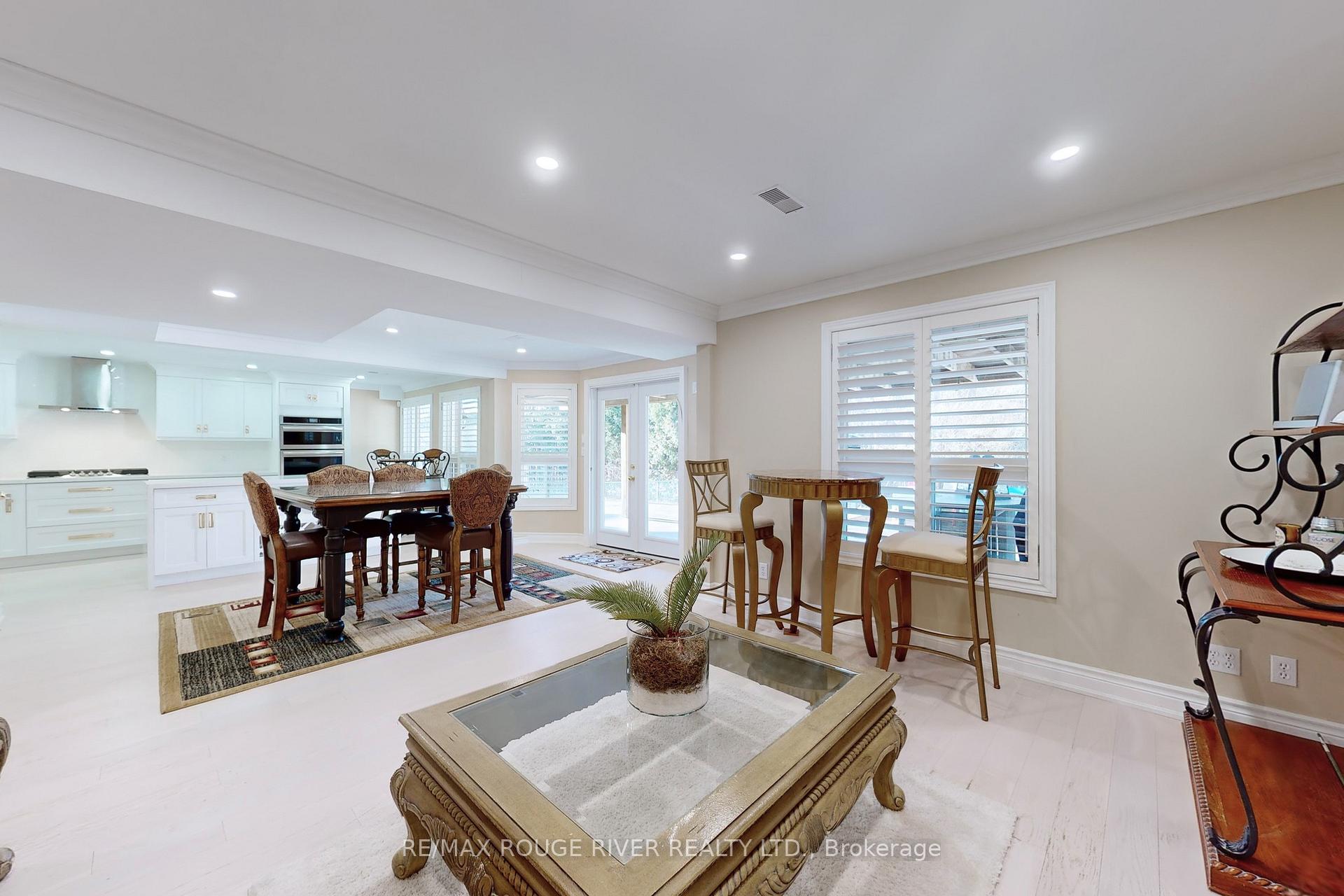 Photo 4 of 25 Linderwood Drive, Scarborough, Centennial Scarborough — HOMEH