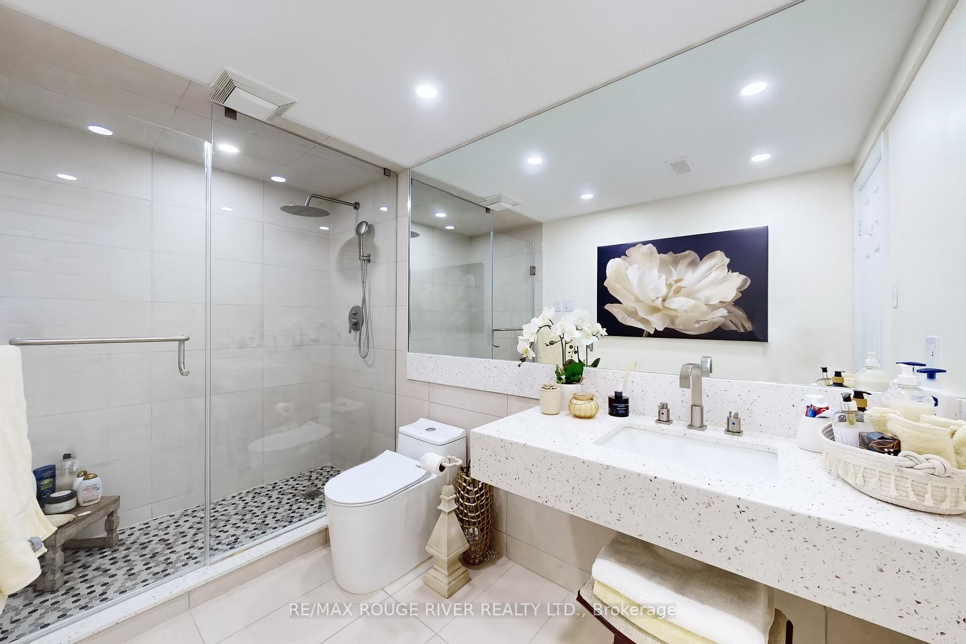 Photo 7 of 25 Linderwood Drive, Scarborough, Centennial Scarborough — HOMEH