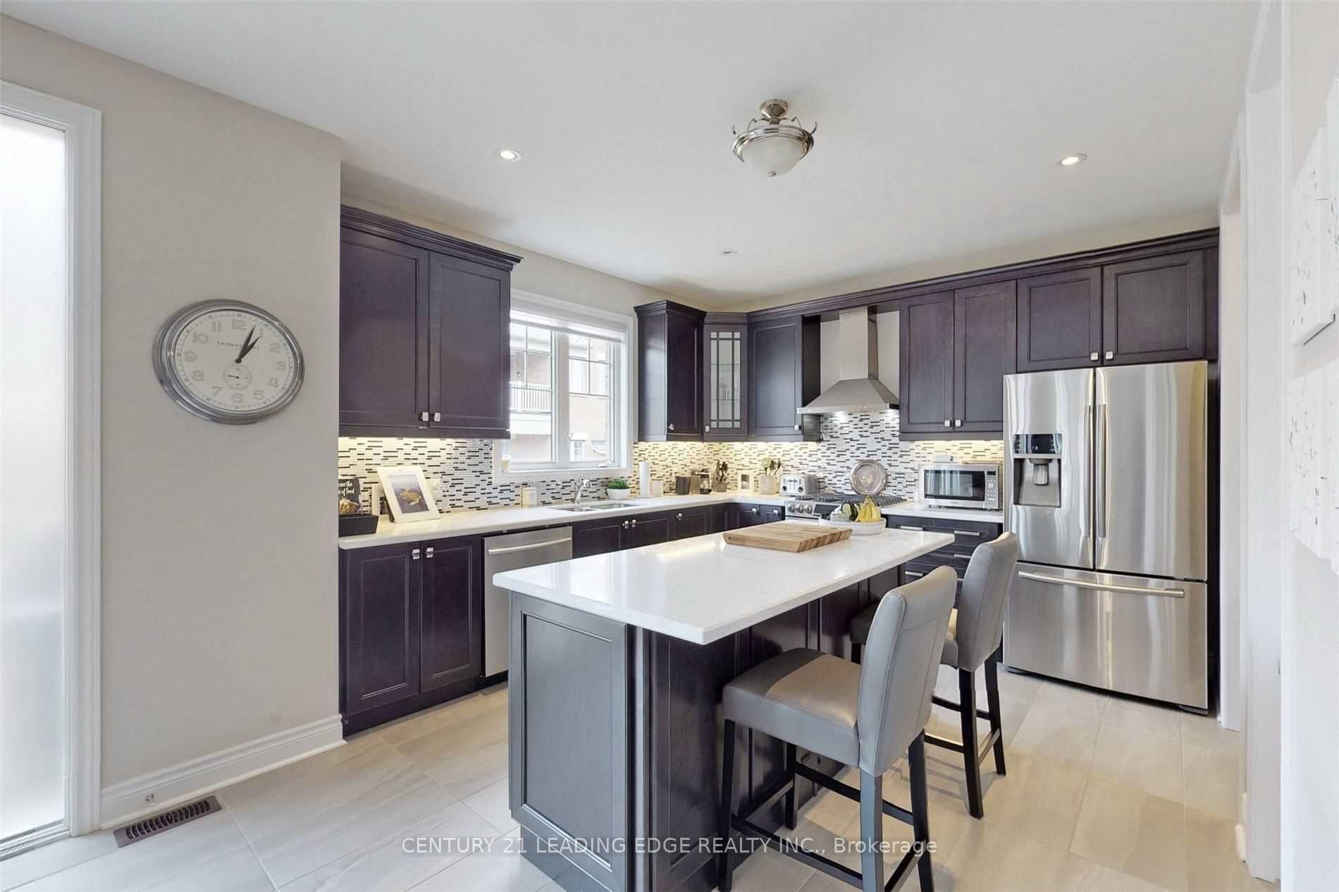 Photo 44 of 71 Ken Sinclair Crescent, Aurora, Aurora Estates — HOMEH