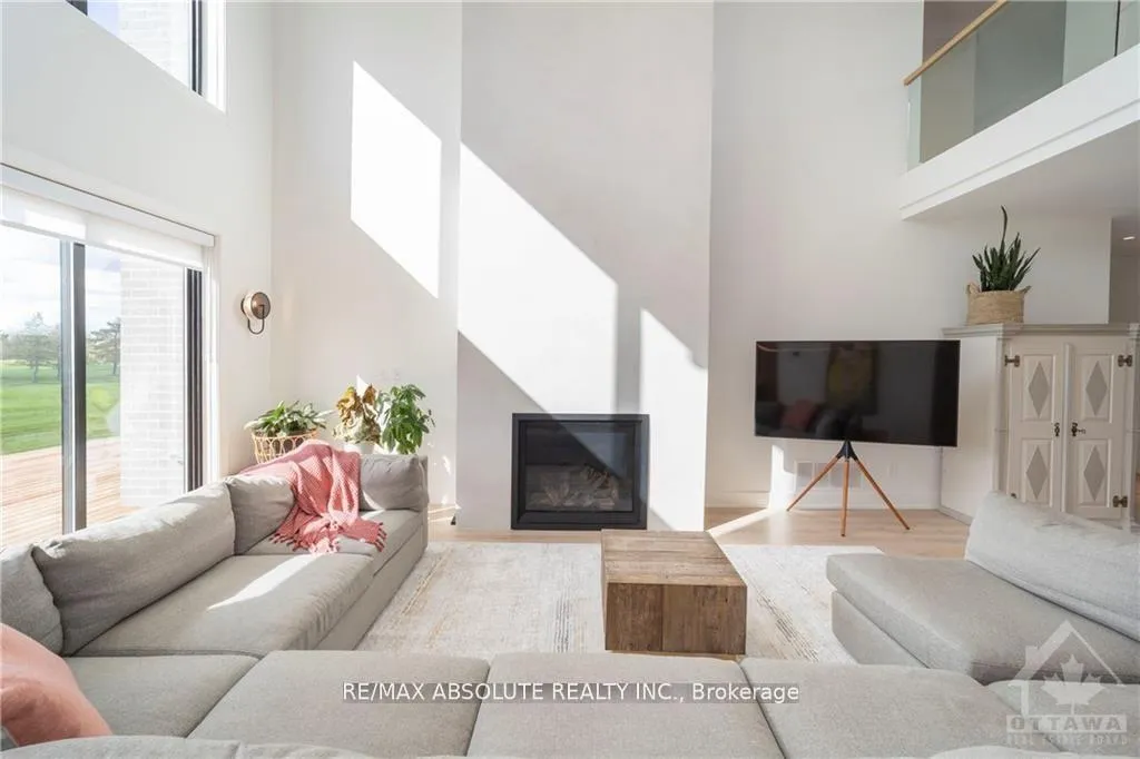 Photo 8 of 17 Trailway Circle, Ottawa, Stittsville (Central) — HOMEH