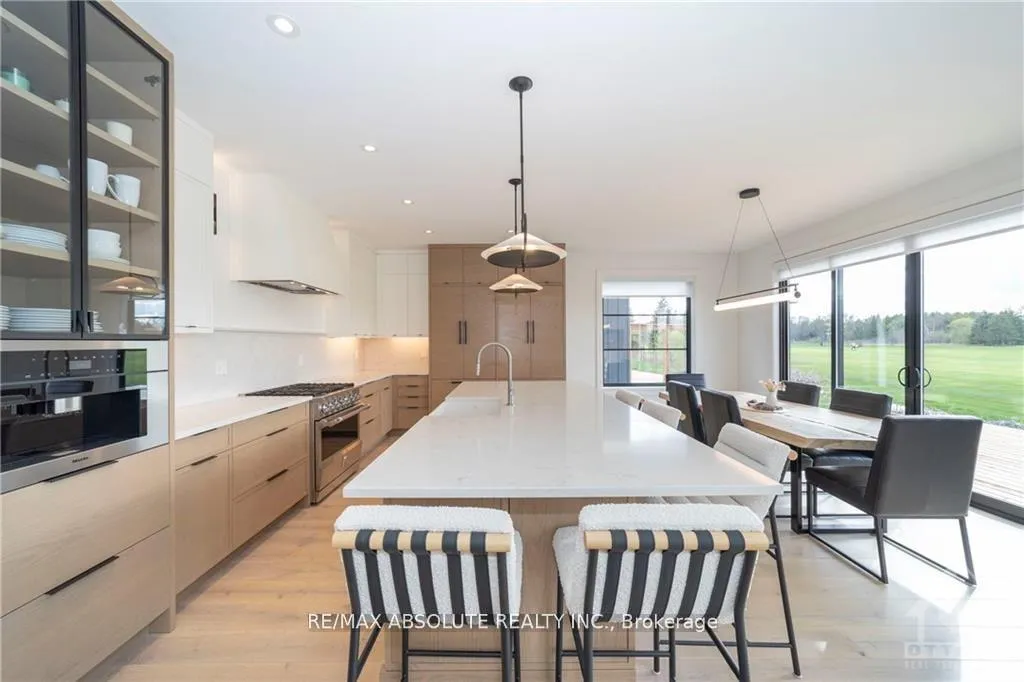 Photo 11 of 17 Trailway Circle, Ottawa, Stittsville (Central) — HOMEH