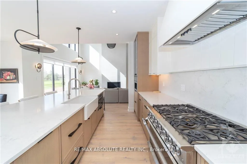 Photo 12 of 17 Trailway Circle, Ottawa, Stittsville (Central) — HOMEH