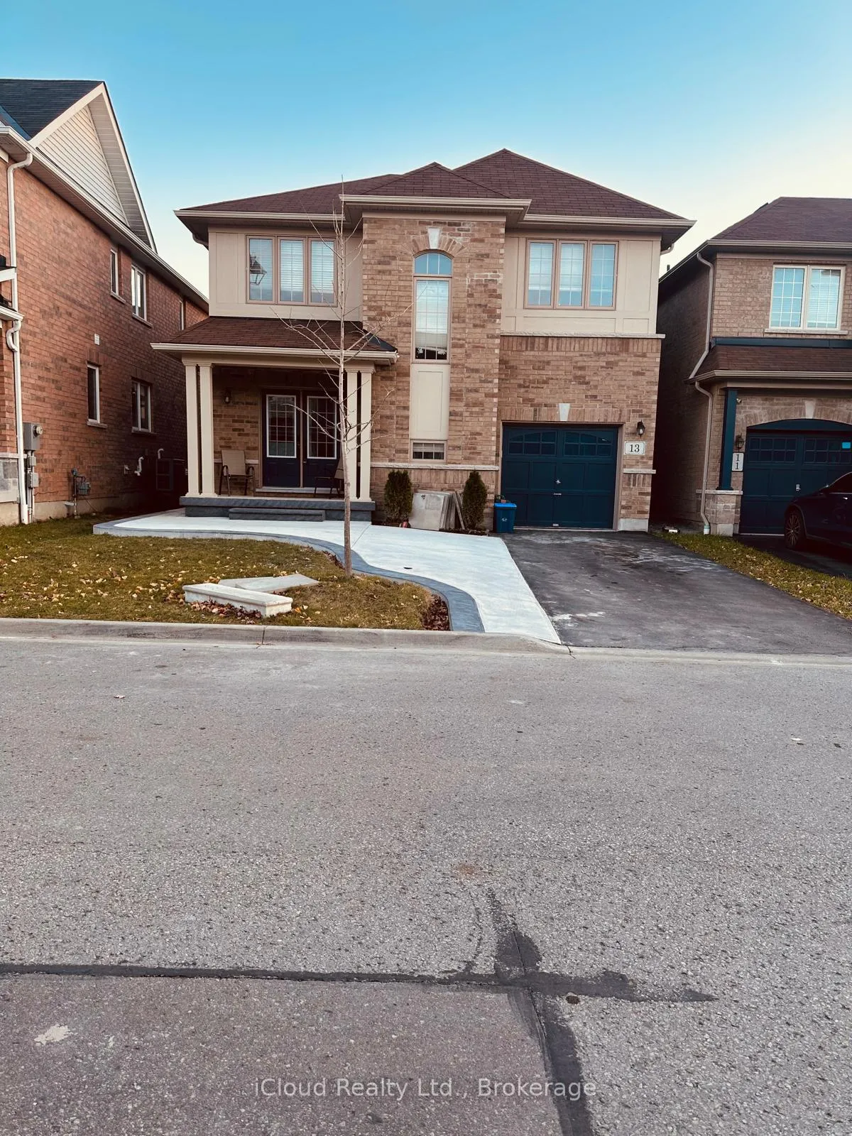 Photo 2 of 13 Raithby Crescent, Ajax, Central East — HOMEH