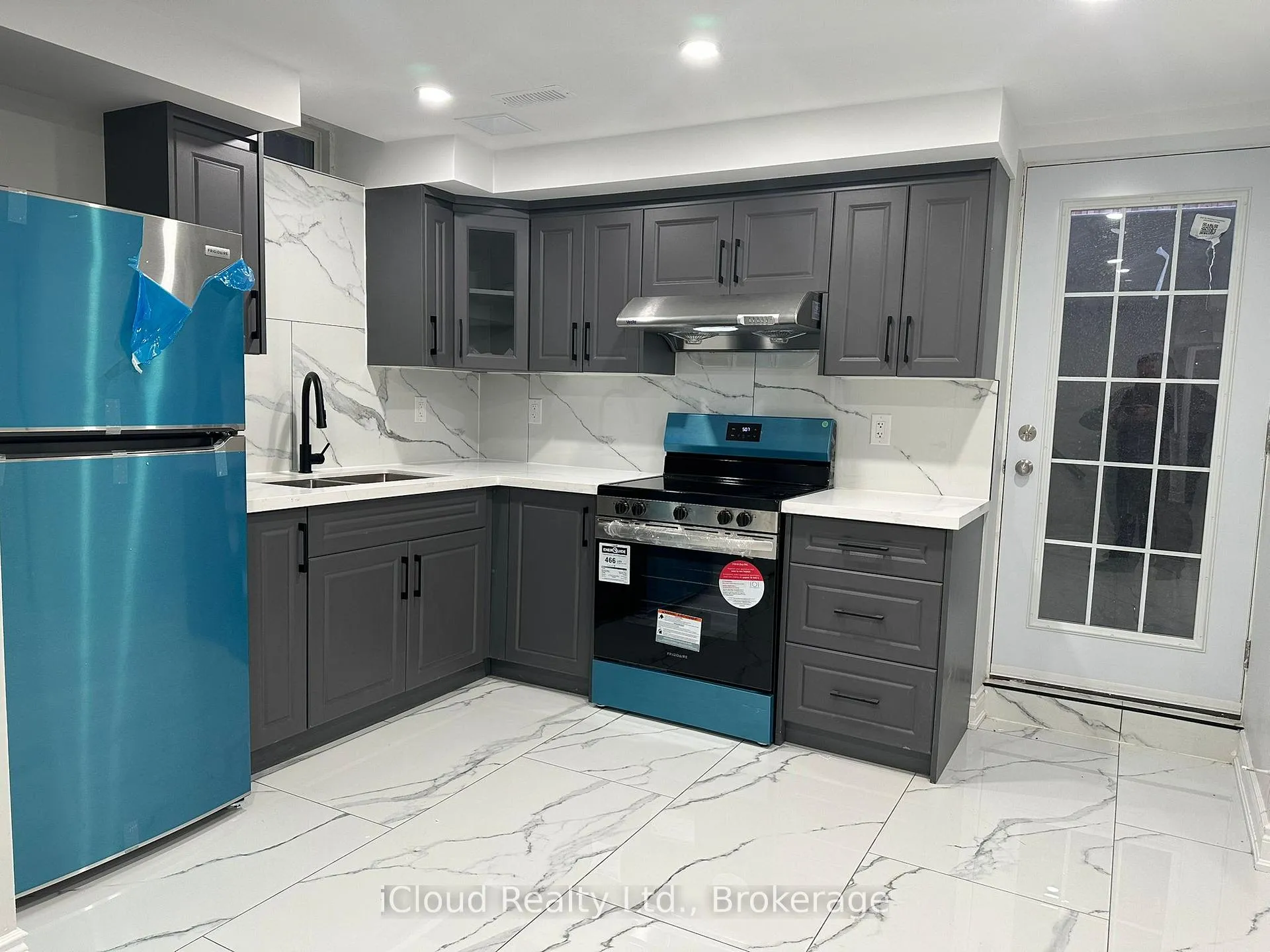 Photo 6 of 13 Raithby Crescent, Ajax, Central East — HOMEH