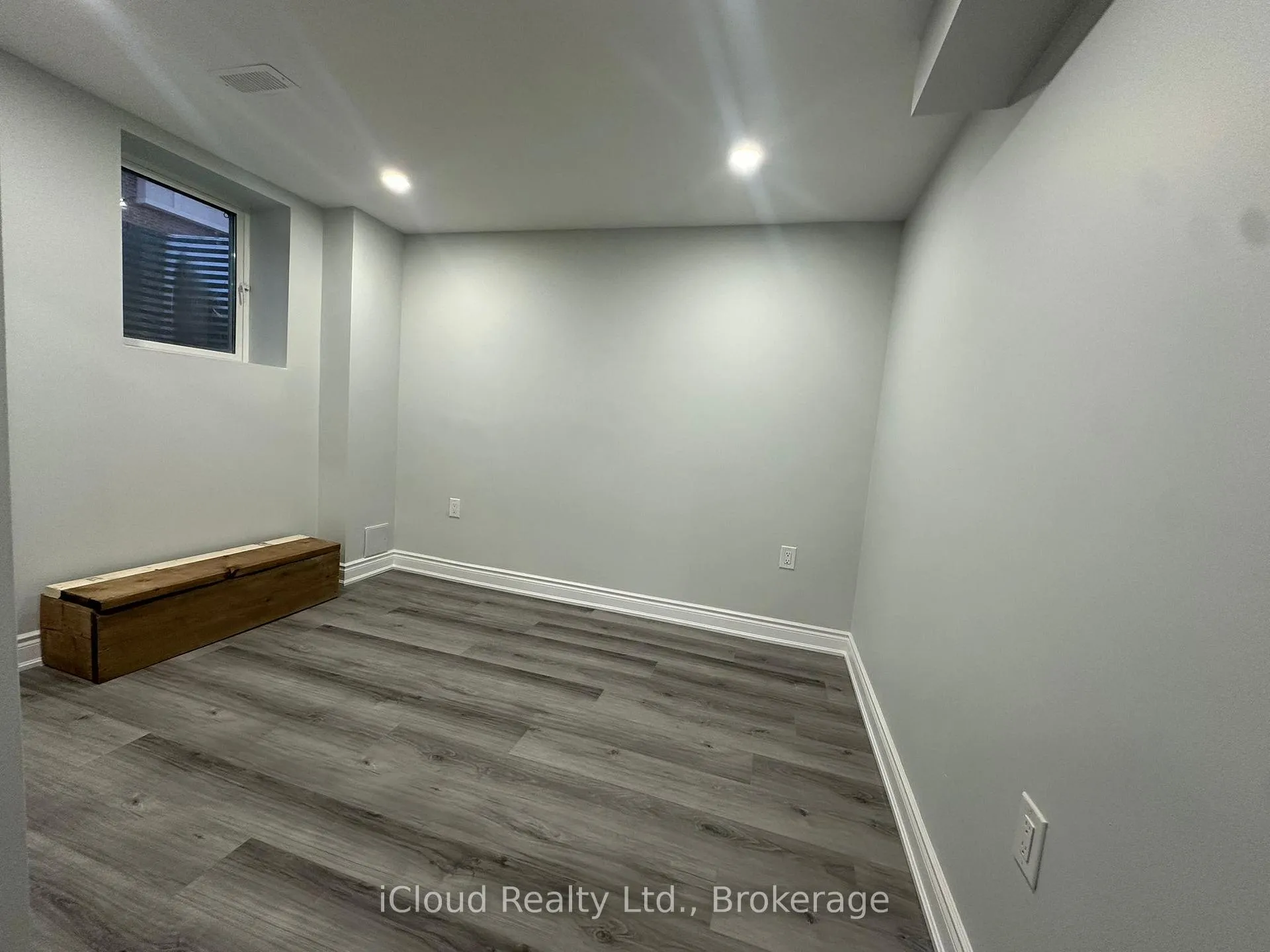 Photo 7 of 13 Raithby Crescent, Ajax, Central East — HOMEH