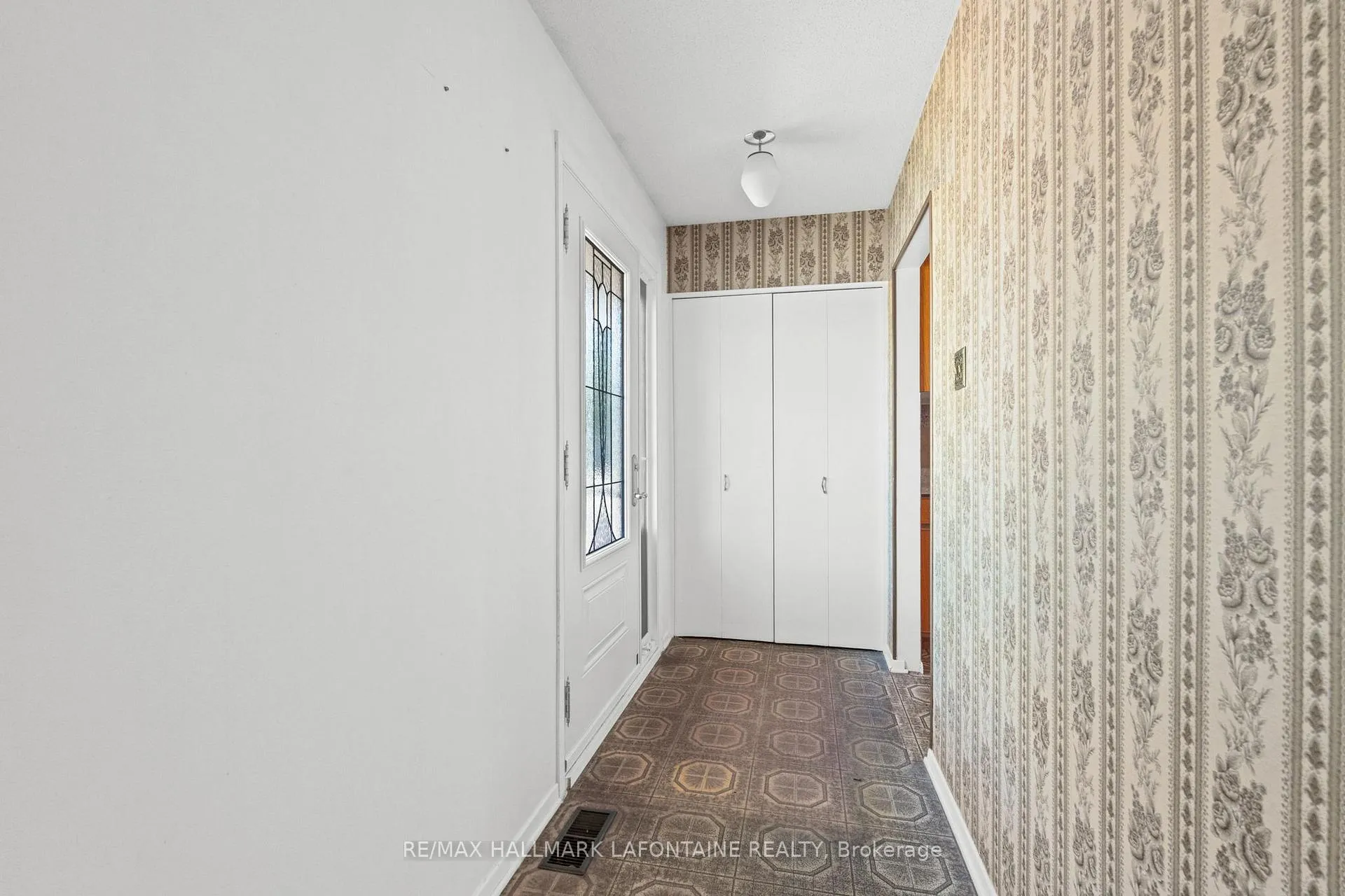 Photo 145 of 602 Eastvale Drive, Ottawa, Beacon Hill North — HOMEH