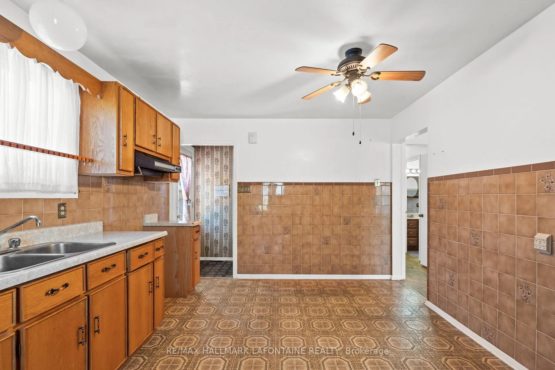 Photo 187 of 602 Eastvale Drive, Ottawa, Beacon Hill North — HOMEH