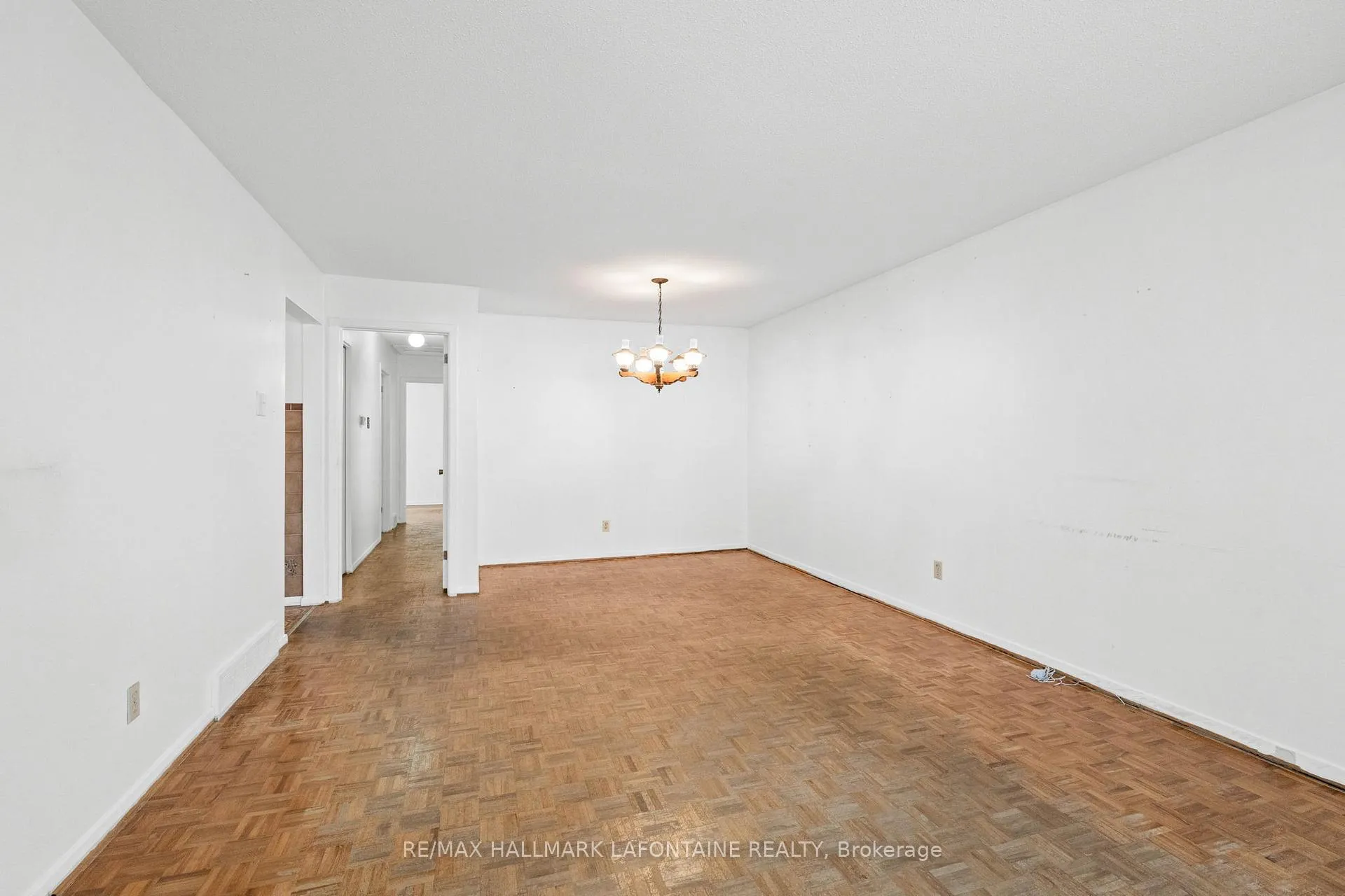 Photo 287 of 602 Eastvale Drive, Ottawa, Beacon Hill North — HOMEH