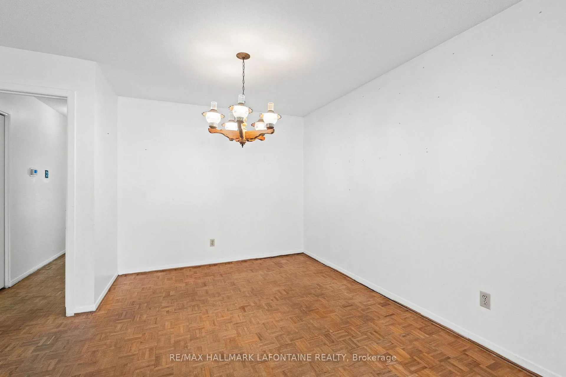 Photo 375 of 602 Eastvale Drive, Ottawa, Beacon Hill North — HOMEH