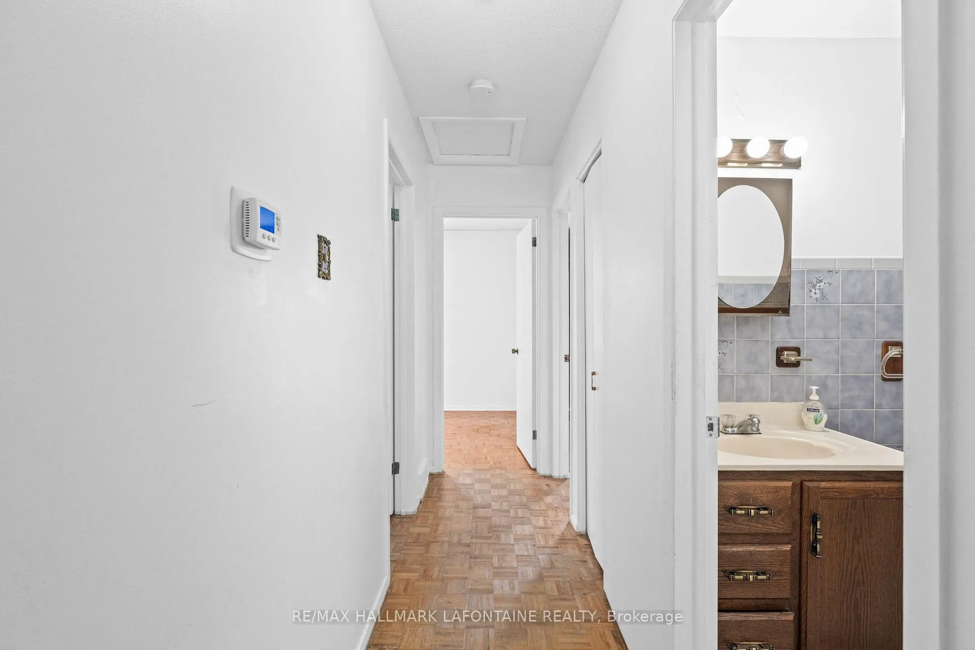 Photo 404 of 602 Eastvale Drive, Ottawa, Beacon Hill North — HOMEH