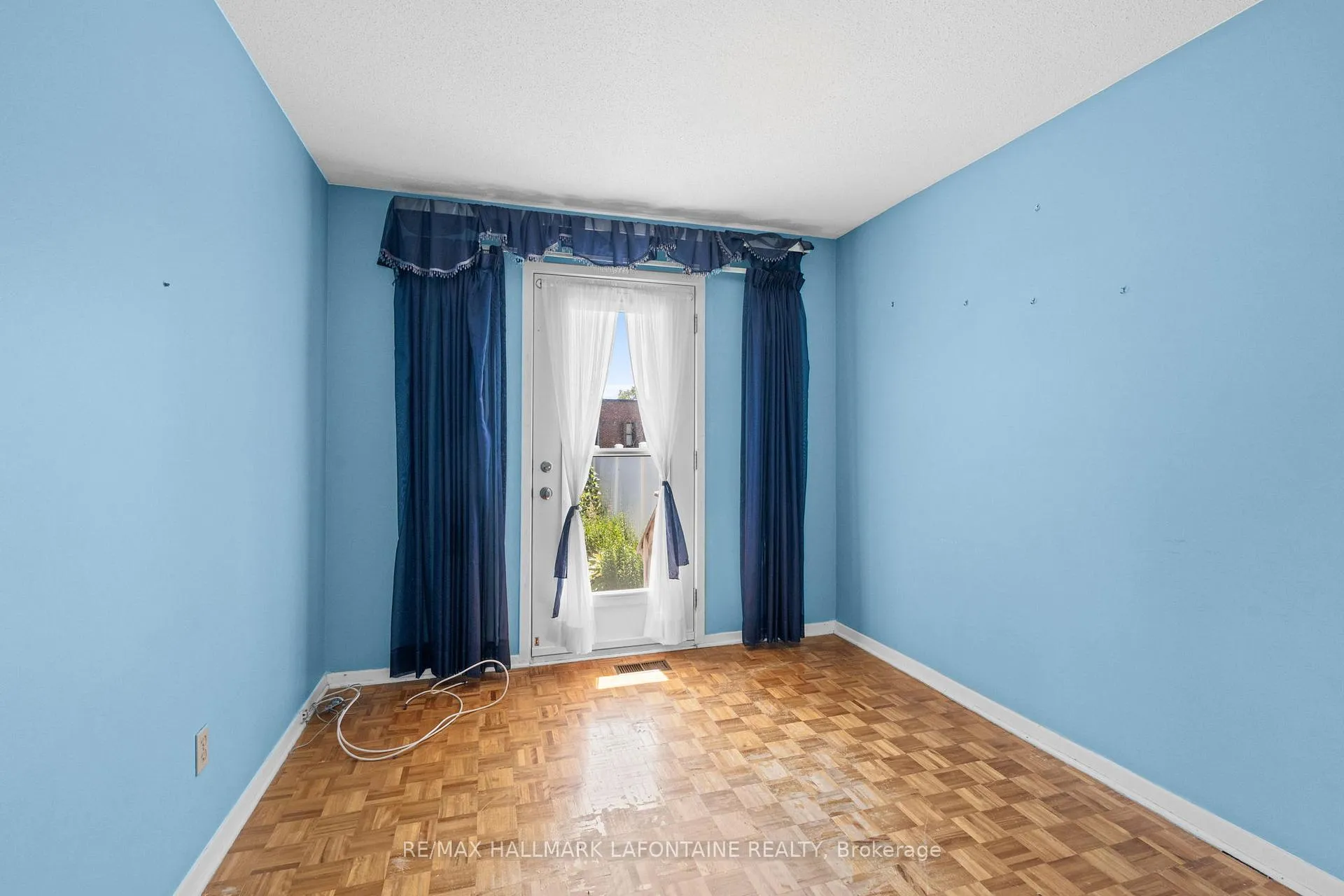 Photo 431 of 602 Eastvale Drive, Ottawa, Beacon Hill North — HOMEH