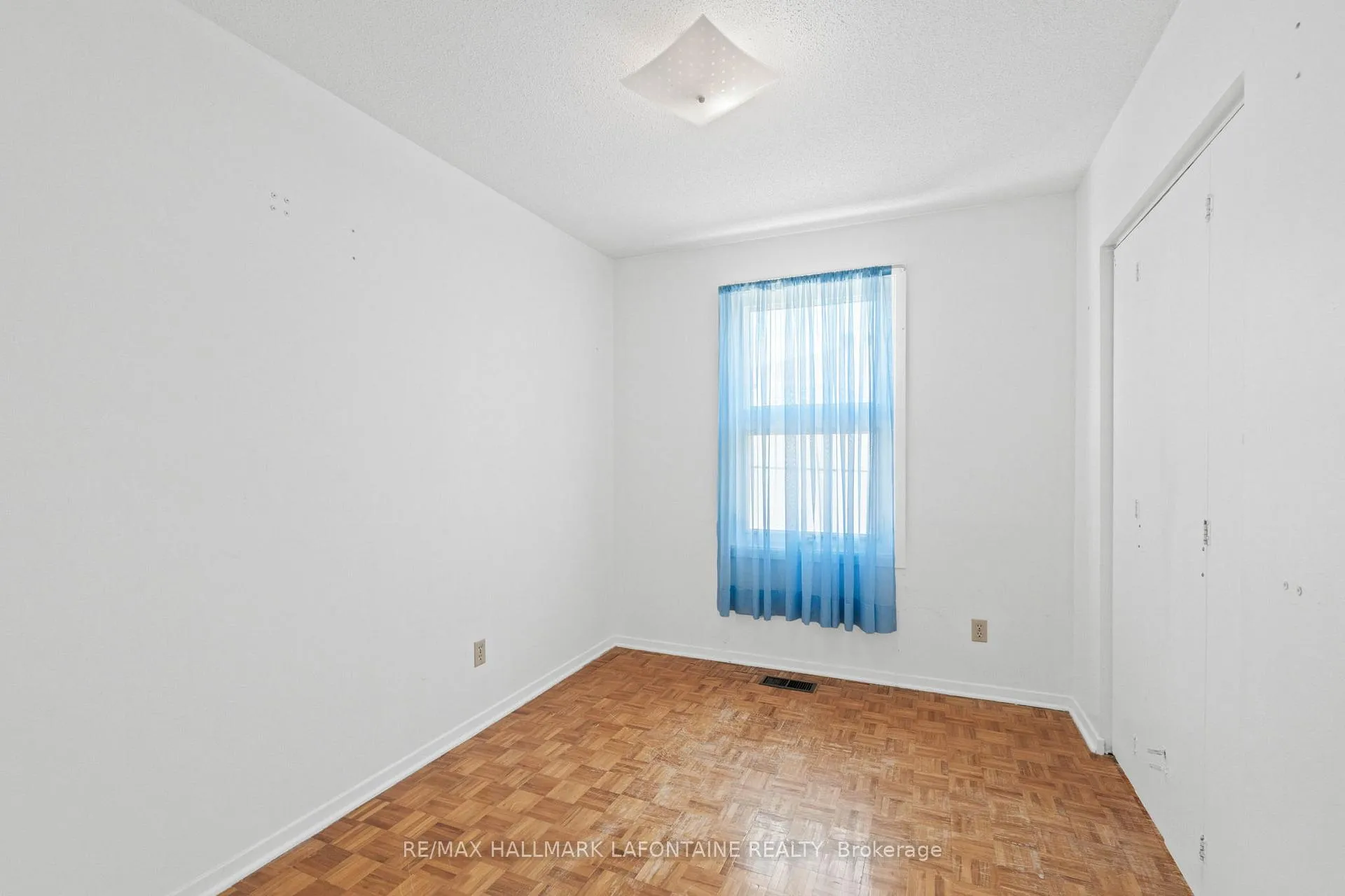 Photo 575 of 602 Eastvale Drive, Ottawa, Beacon Hill North — HOMEH
