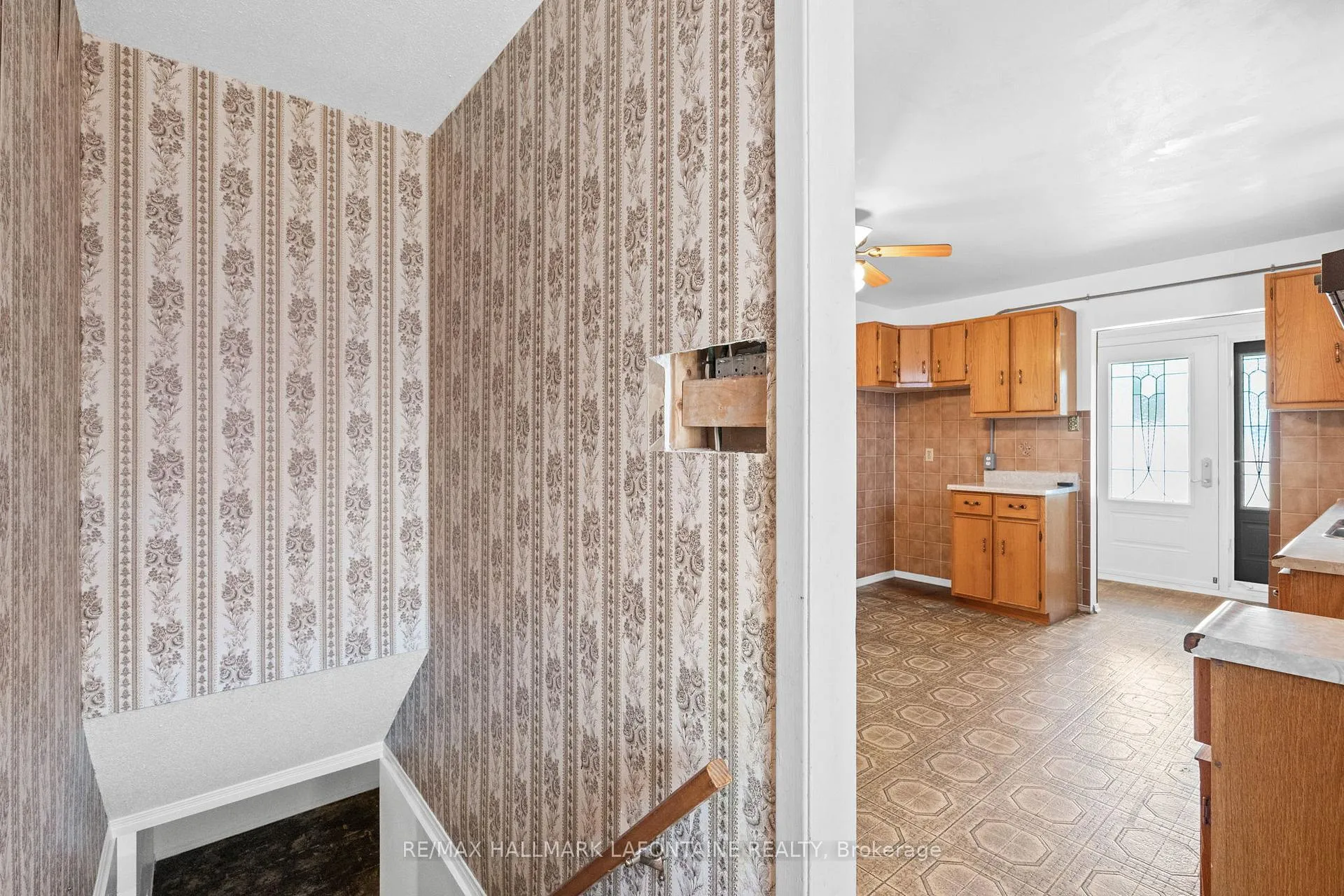 Photo 653 of 602 Eastvale Drive, Ottawa, Beacon Hill North — HOMEH