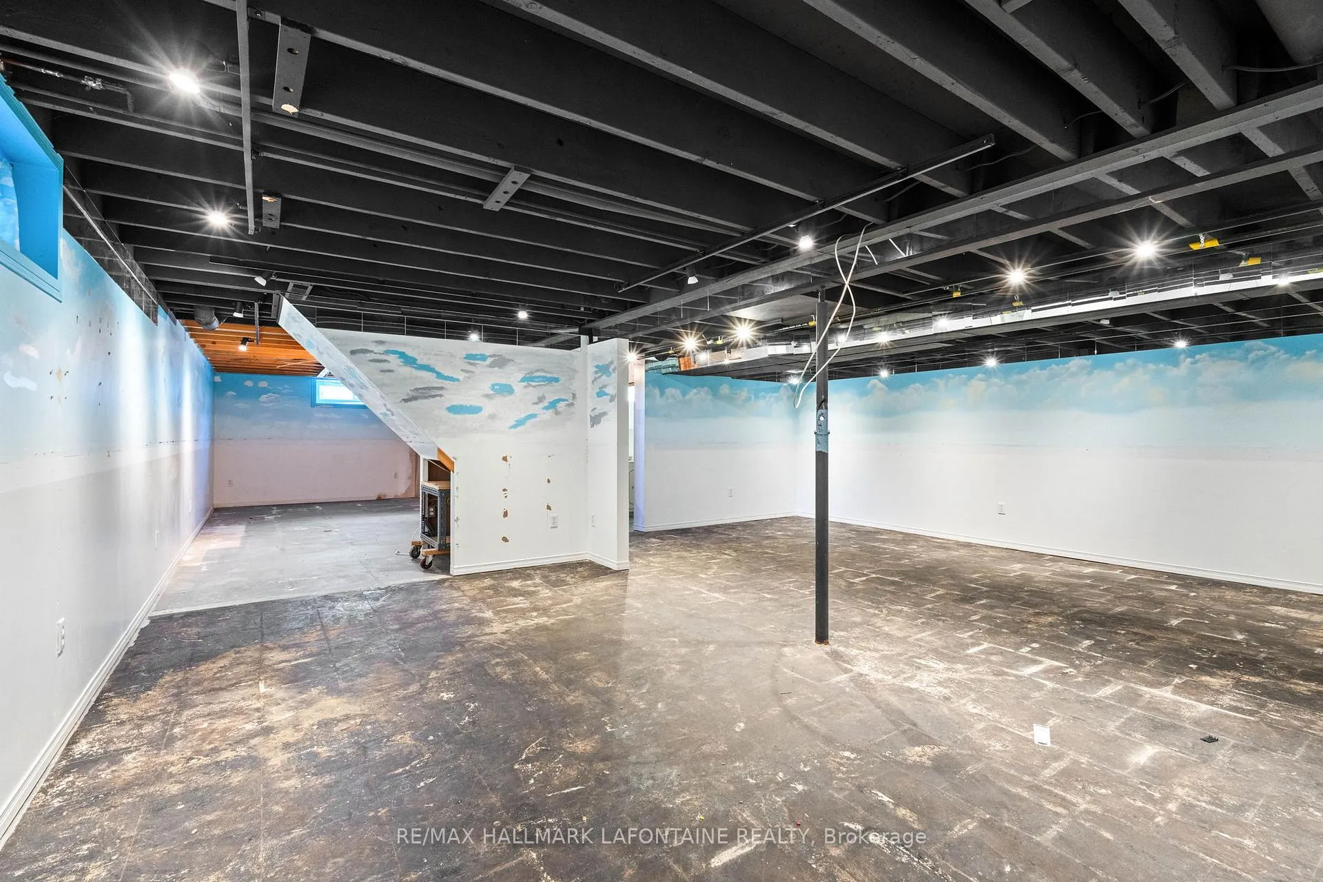 Photo 732 of 602 Eastvale Drive, Ottawa, Beacon Hill North — HOMEH