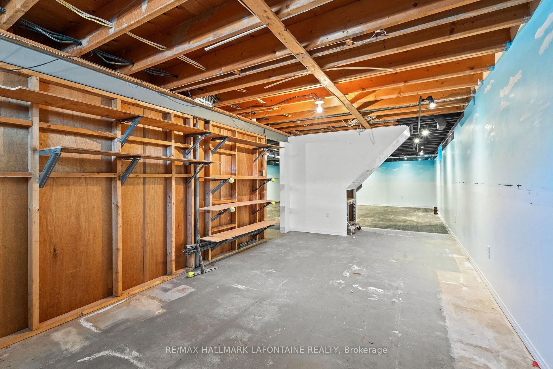Photo 760 of 602 Eastvale Drive, Ottawa, Beacon Hill North — HOMEH