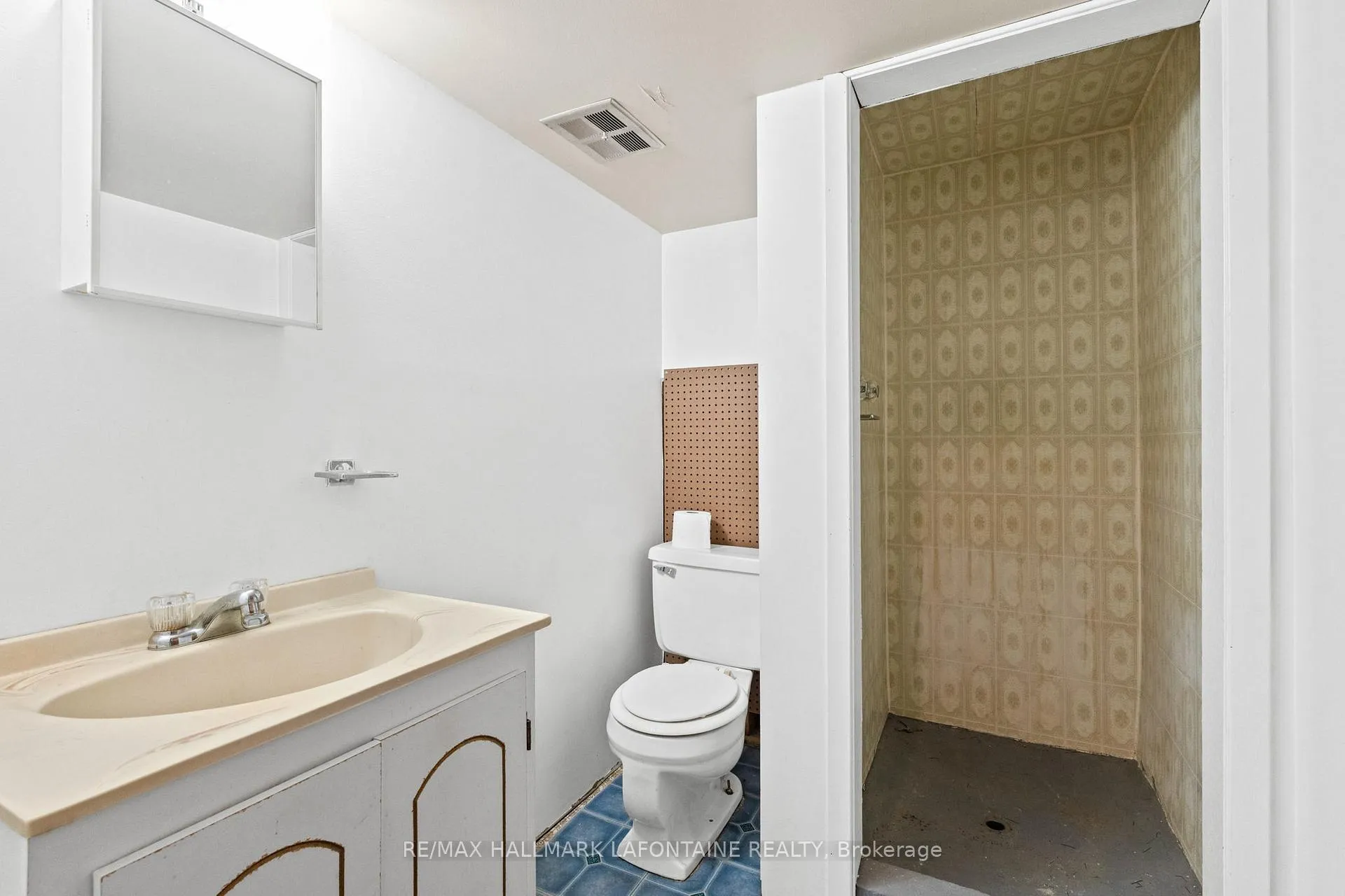 Photo 799 of 602 Eastvale Drive, Ottawa, Beacon Hill North — HOMEH
