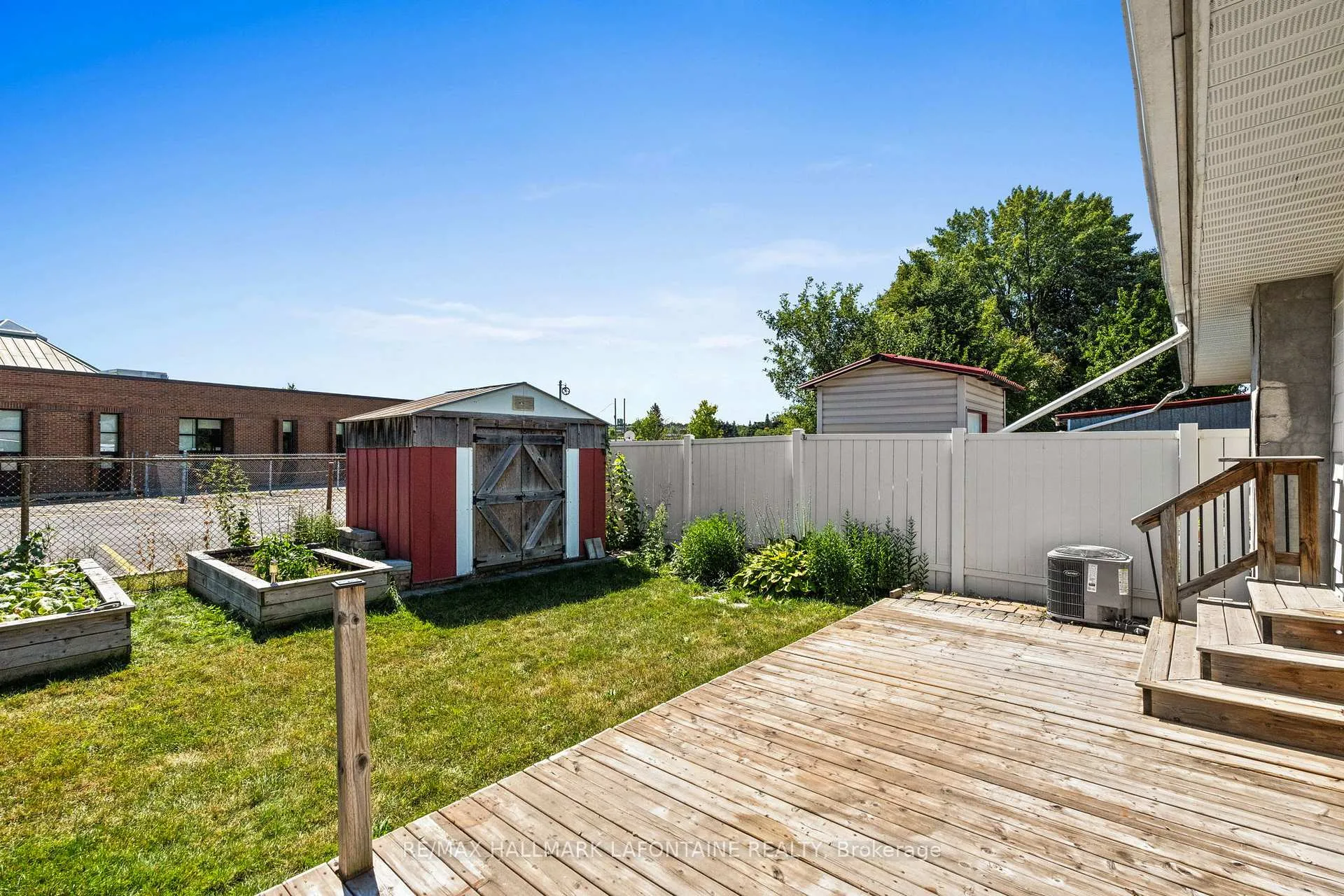 Photo 887 of 602 Eastvale Drive, Ottawa, Beacon Hill North — HOMEH