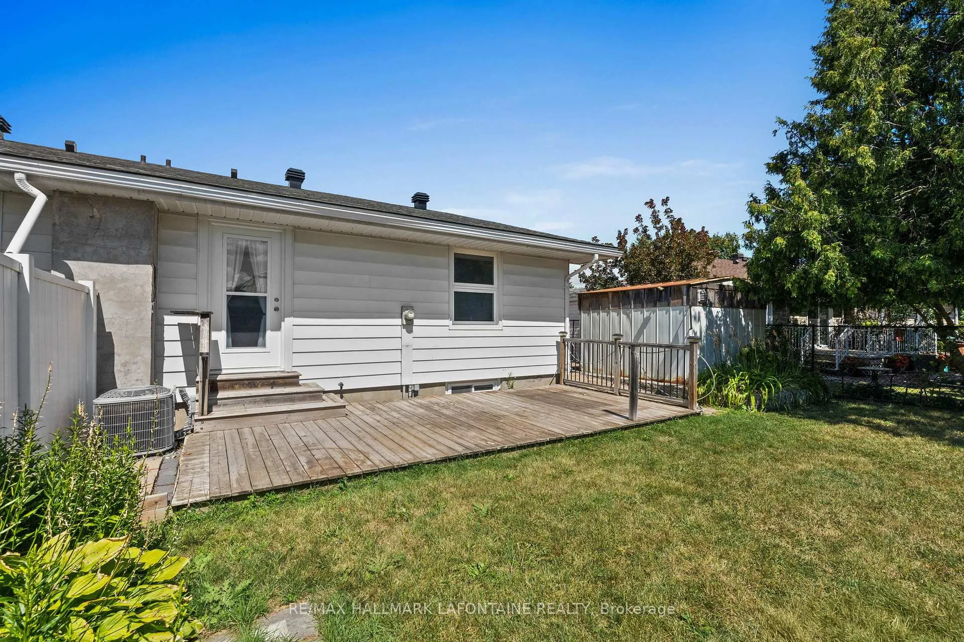 Photo 928 of 602 Eastvale Drive, Ottawa, Beacon Hill North — HOMEH
