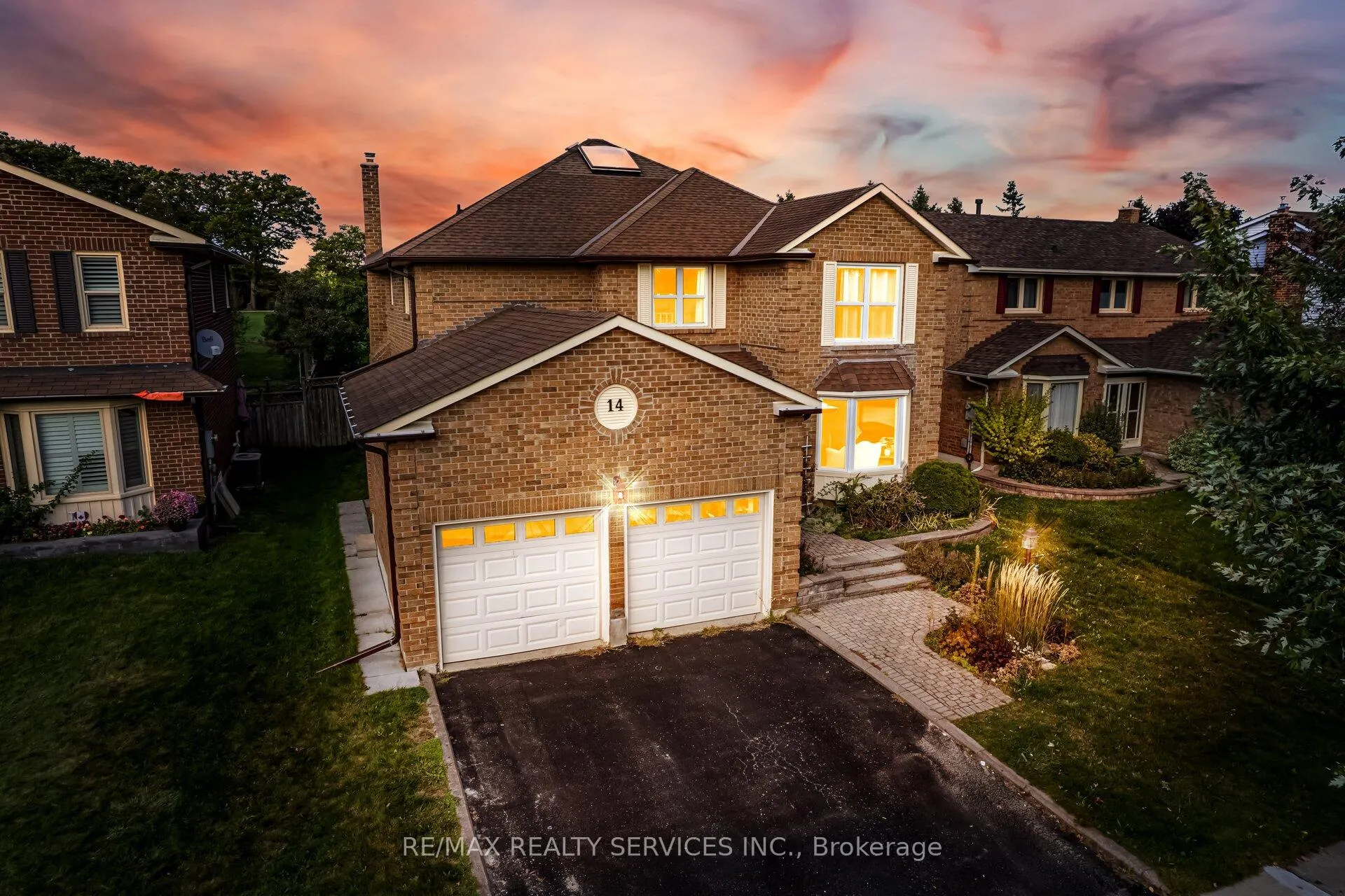 Photo 2 of 14 Milner Crescent, Ajax, South West — HOMEH