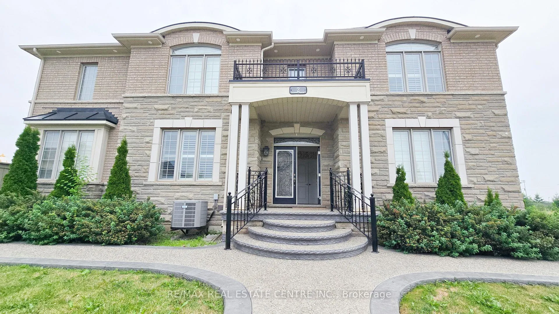 Photo 1 of 2 Buchanan Crescent, Brampton, Credit Valley — HOMEH