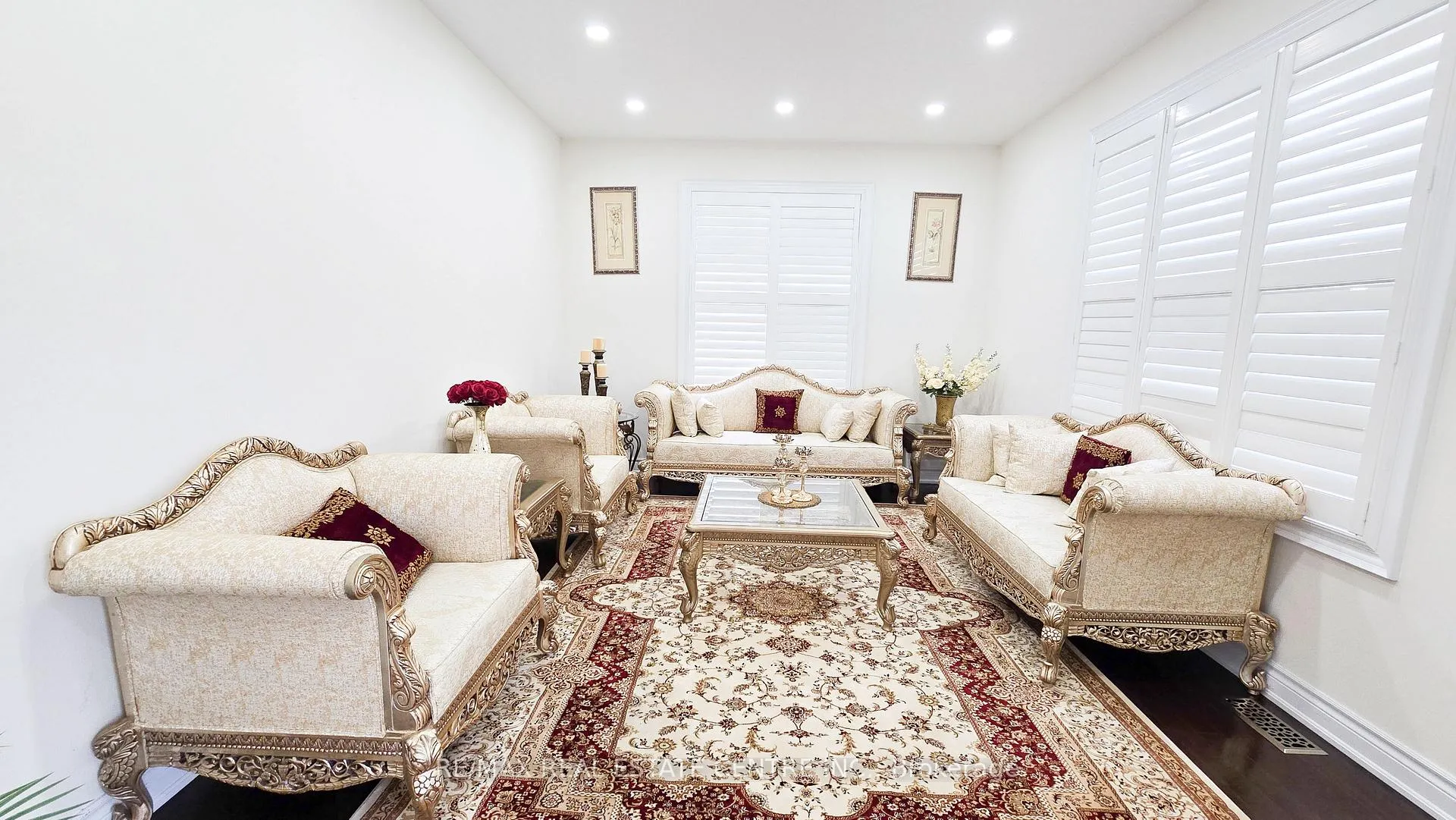 Photo 5 of 2 Buchanan Crescent, Brampton, Credit Valley — HOMEH