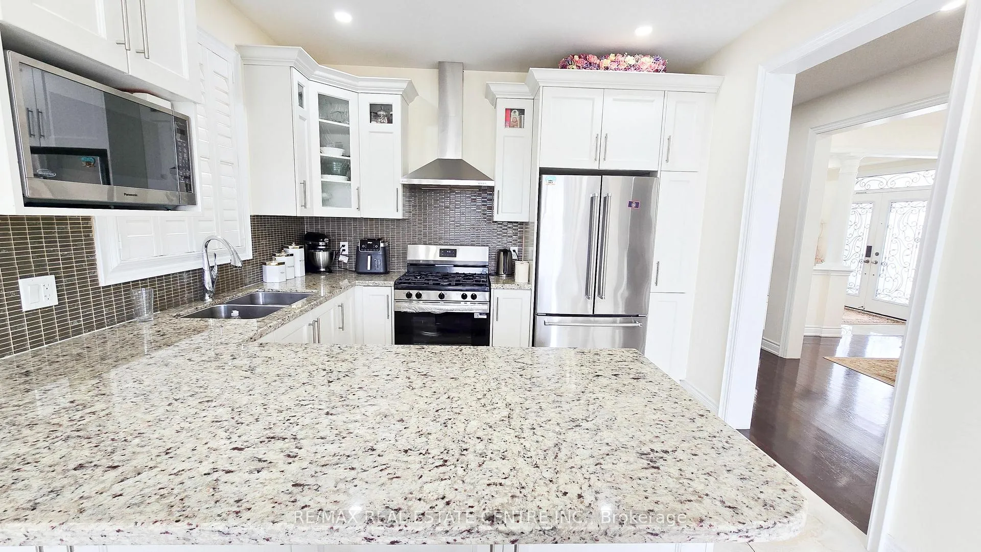 Photo 10 of 2 Buchanan Crescent, Brampton, Credit Valley — HOMEH
