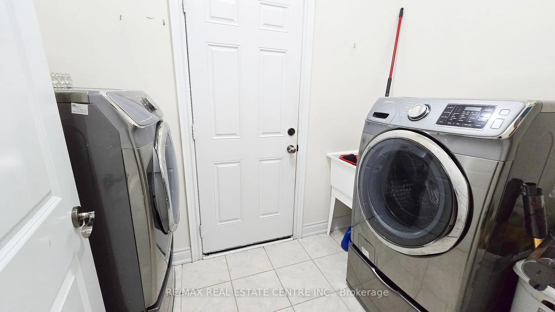 Photo 12 of 2 Buchanan Crescent, Brampton, Credit Valley — HOMEH