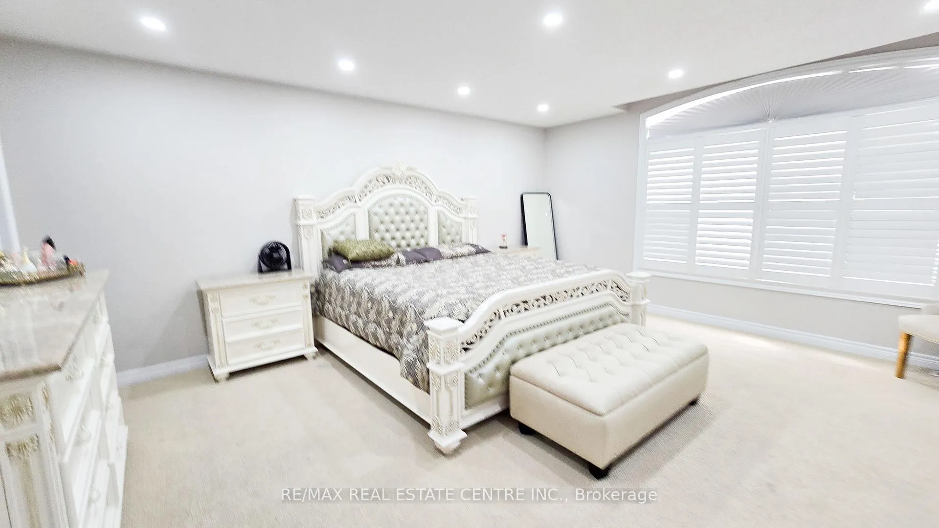 Photo 13 of 2 Buchanan Crescent, Brampton, Credit Valley — HOMEH