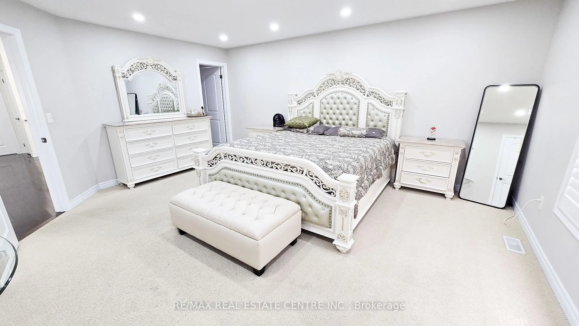 Photo 14 of 2 Buchanan Crescent, Brampton, Credit Valley — HOMEH