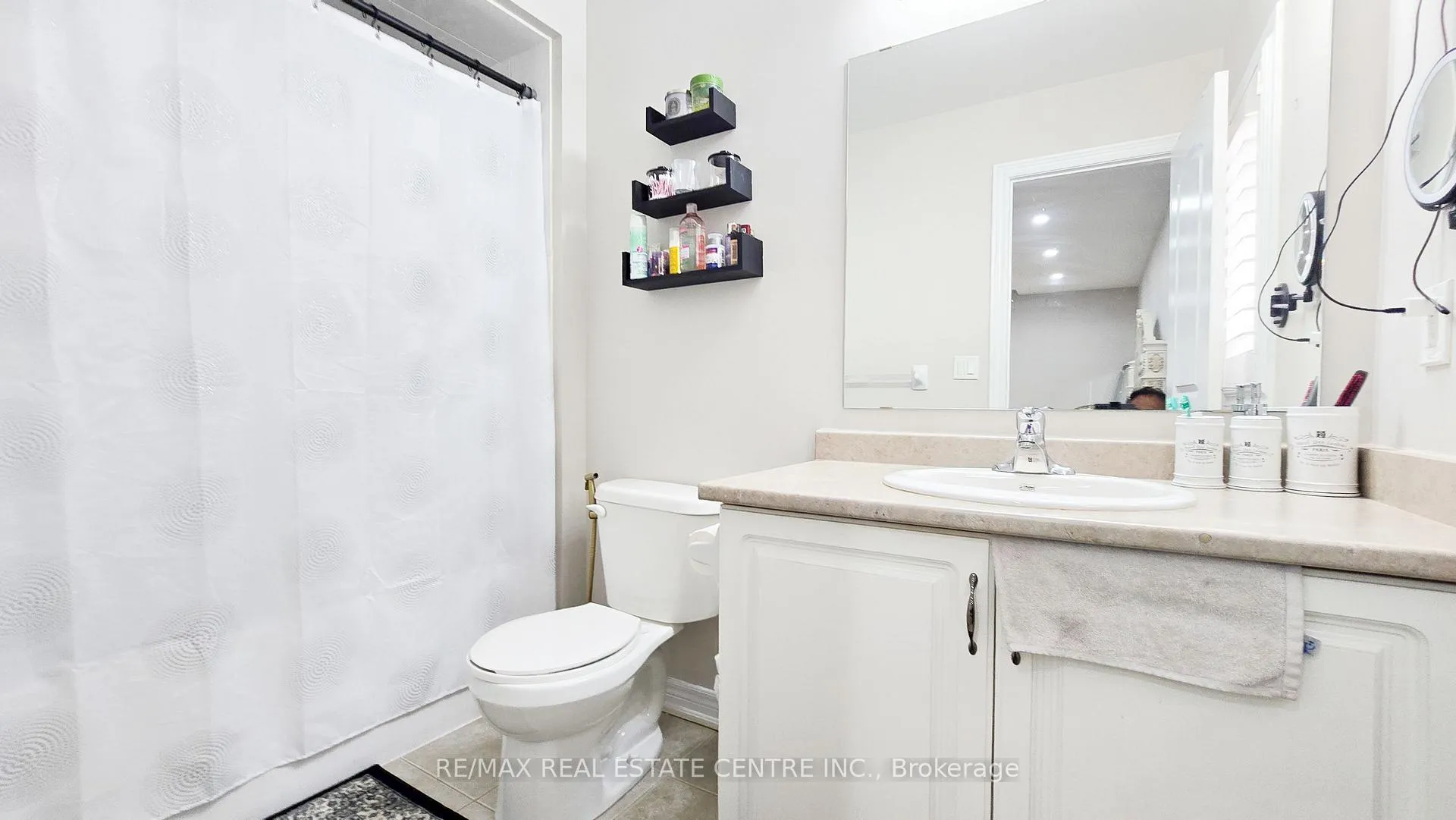 Photo 21 of 2 Buchanan Crescent, Brampton, Credit Valley — HOMEH