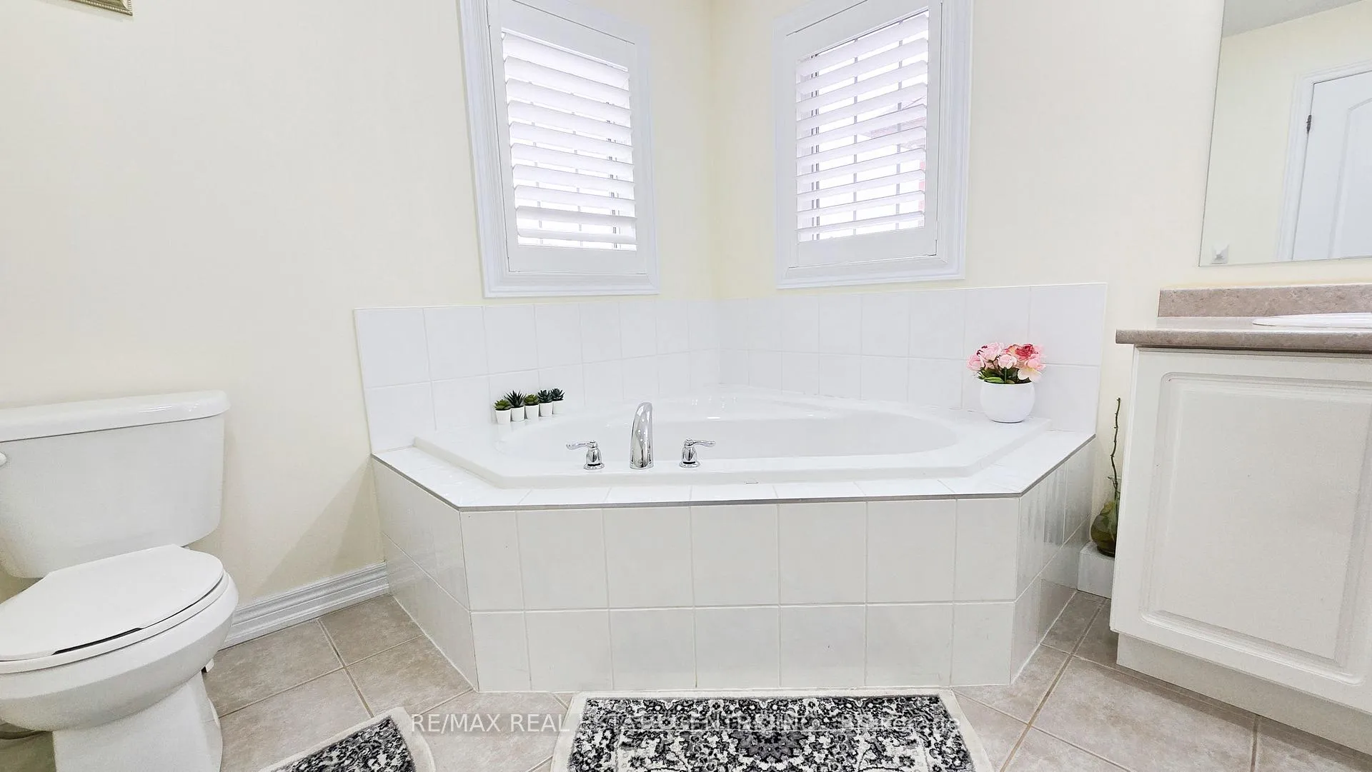 Photo 27 of 2 Buchanan Crescent, Brampton, Credit Valley — HOMEH