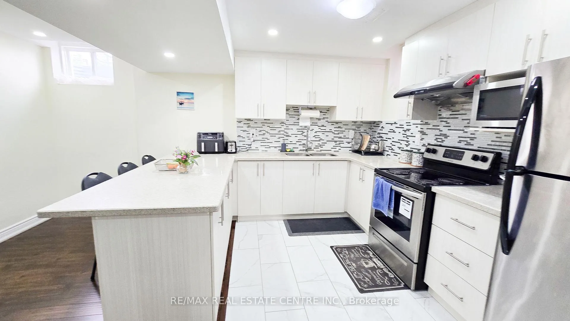 Photo 33 of 2 Buchanan Crescent, Brampton, Credit Valley — HOMEH