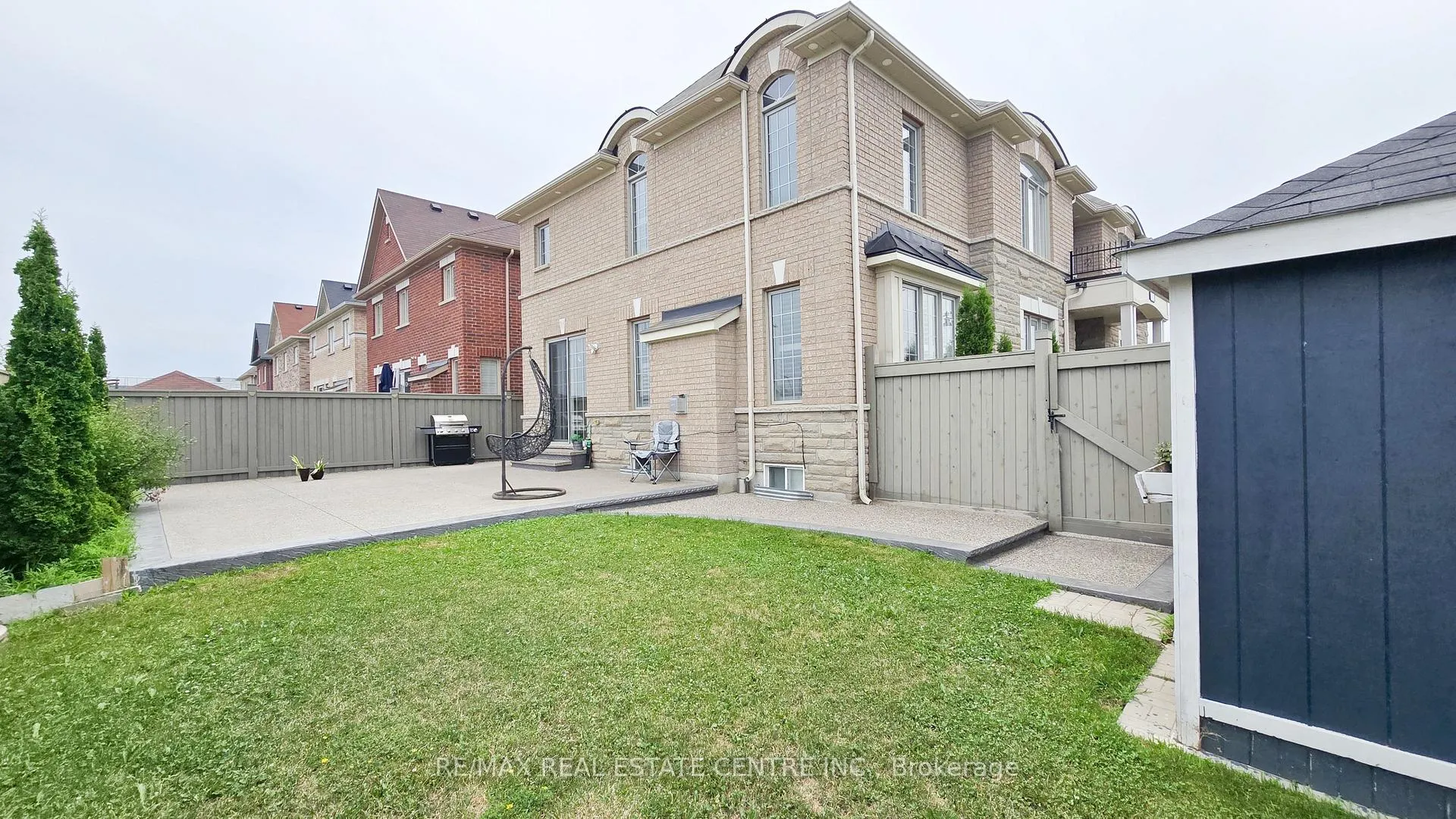 Photo 41 of 2 Buchanan Crescent, Brampton, Credit Valley — HOMEH
