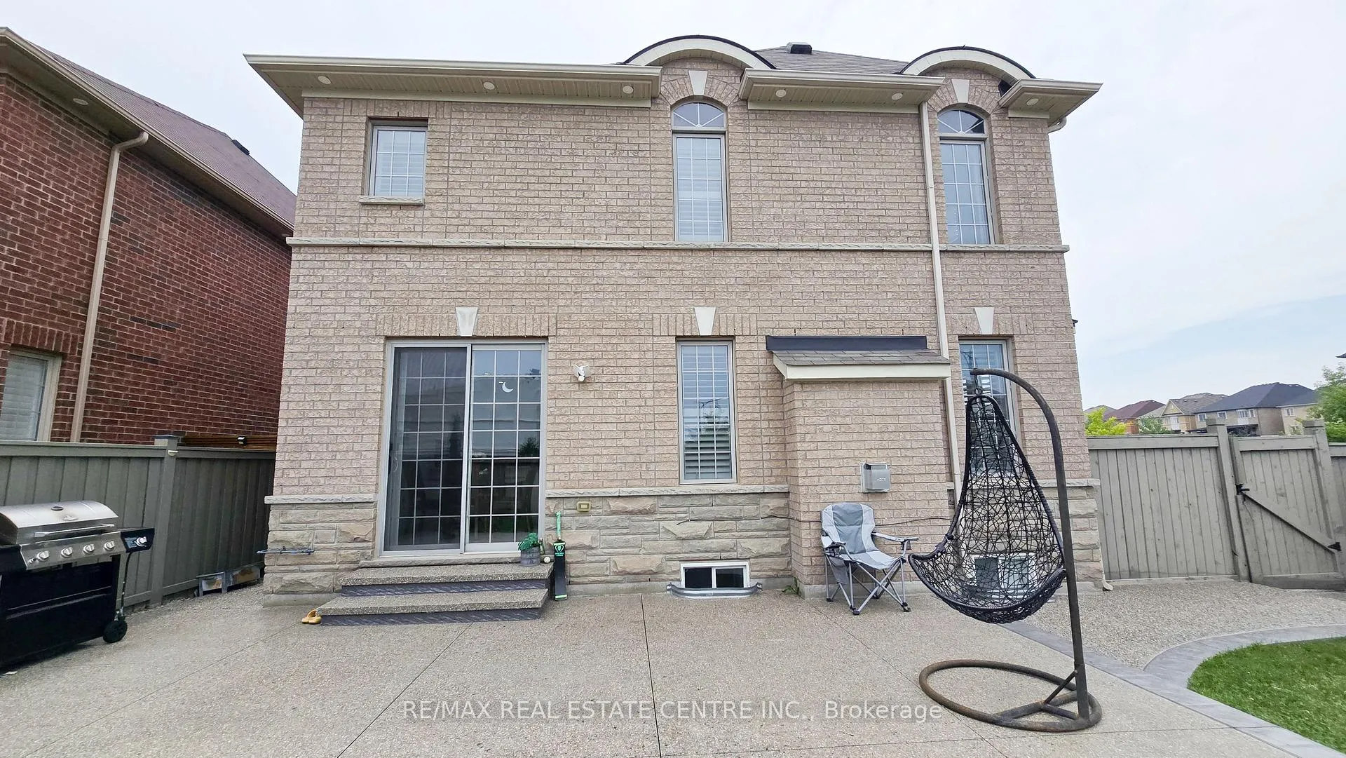 Photo 42 of 2 Buchanan Crescent, Brampton, Credit Valley — HOMEH