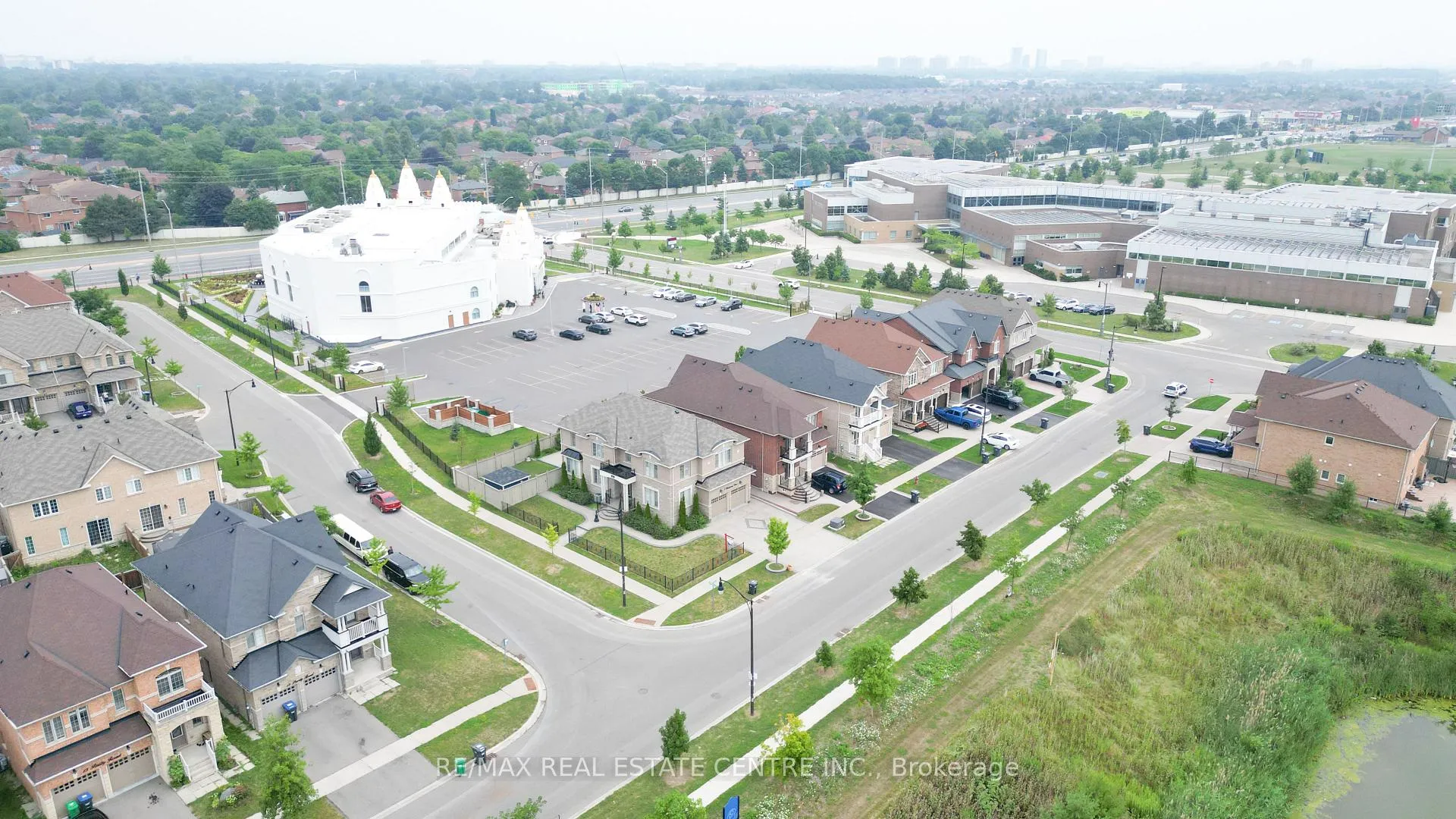 Photo 46 of 2 Buchanan Crescent, Brampton, Credit Valley — HOMEH