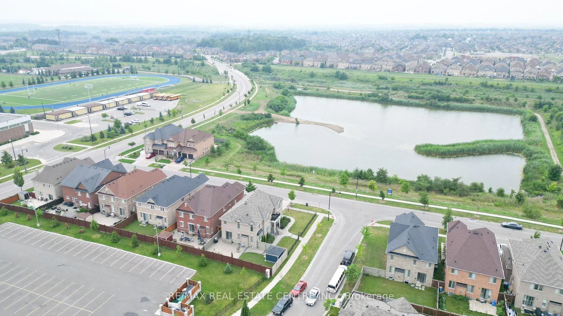 Photo 47 of 2 Buchanan Crescent, Brampton, Credit Valley — HOMEH